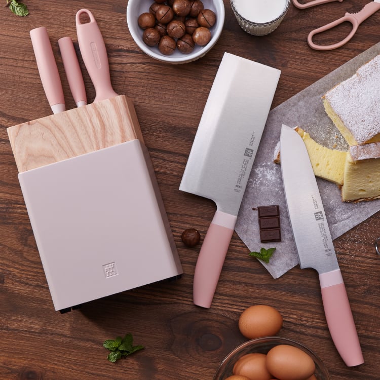 https://www.zwilling.com/on/demandware.static/-/Sites-zwilling-ca-Library/default/dw25ad3636/images/product-content/masonry-content/zwilling/cutlery/now-s-black/Pink-B-750x750.jpg