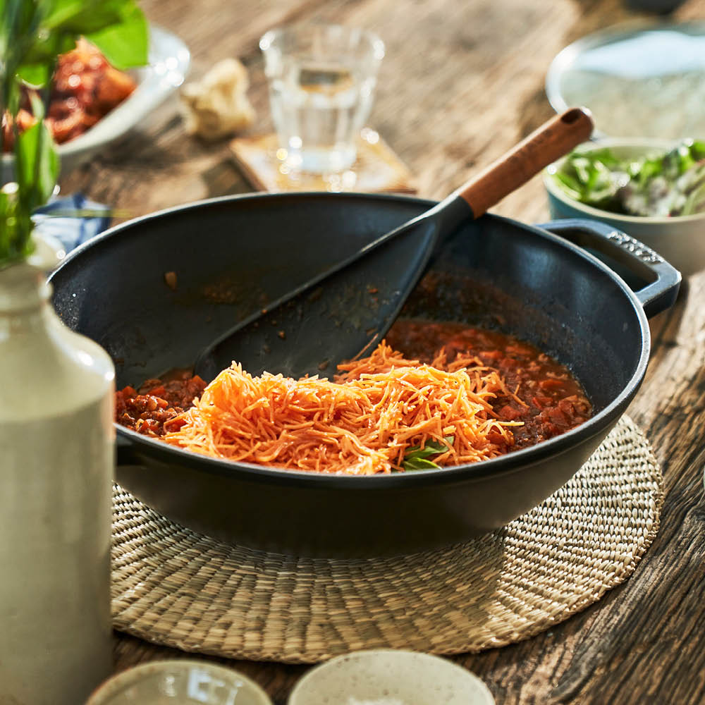 https://www.zwilling.com/on/demandware.static/-/Sites-zwilling-ca-Library/default/dw9f10f509/images/product-content/masonry-content/staub/cast-iron/staub-specialties/40511-344-0_Lifestyle_Image_Product_OS_750x750_3.jpg