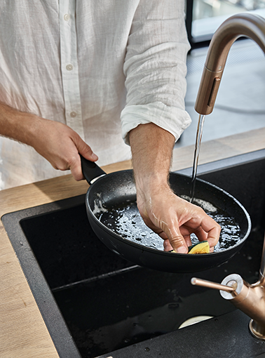 How to clean your coated frypans: