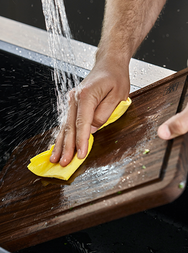 Ecco come pulire correttamente il tagliere: