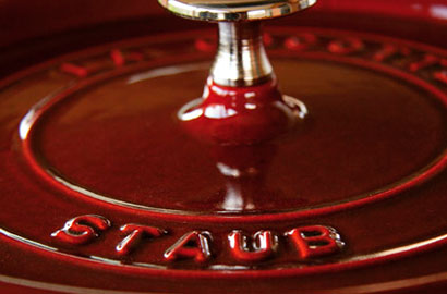 Cocotte Staub con logo