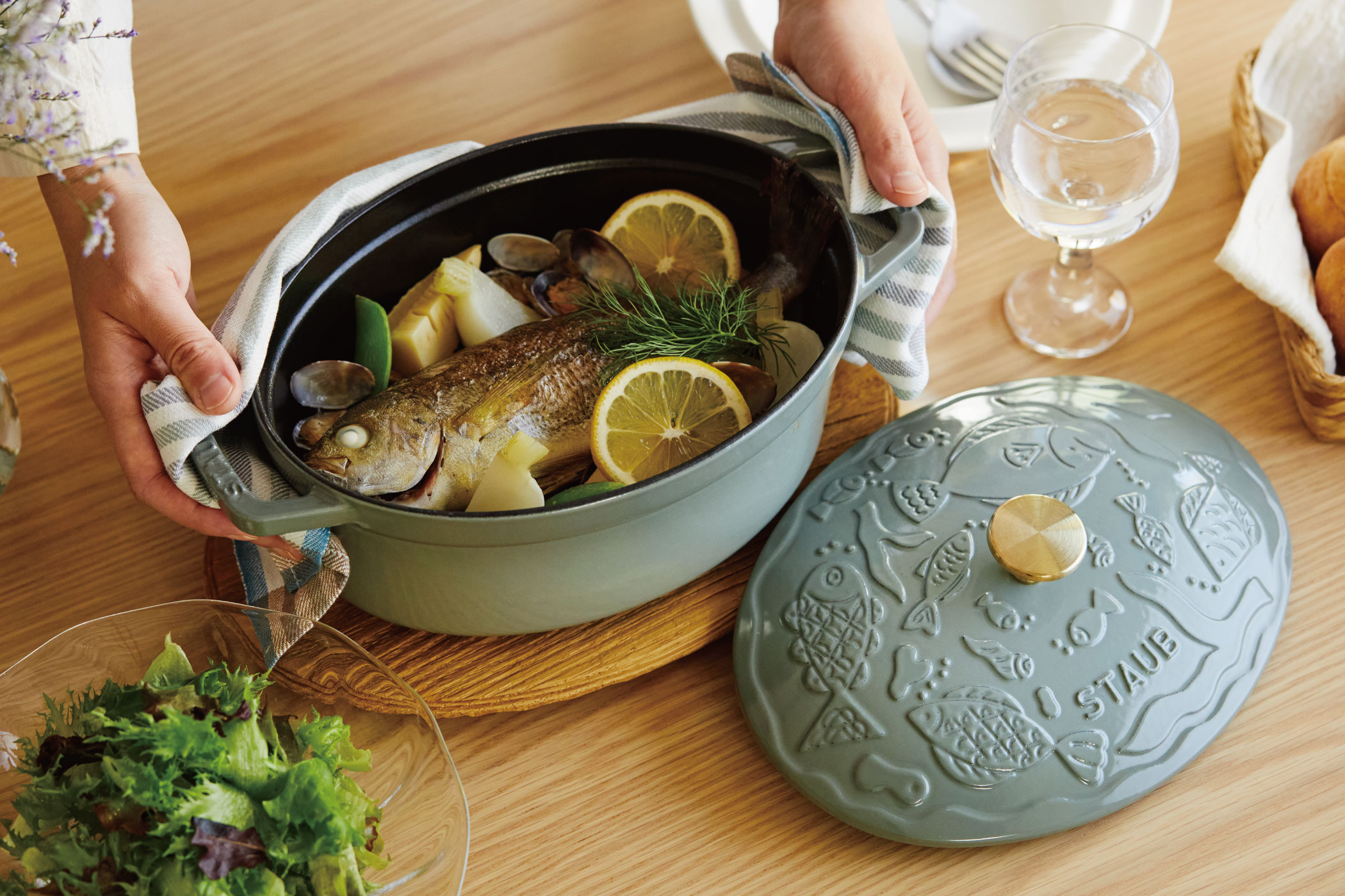 ストウブで作る「たことトマトの煮込み」 | ツヴィリング公式 