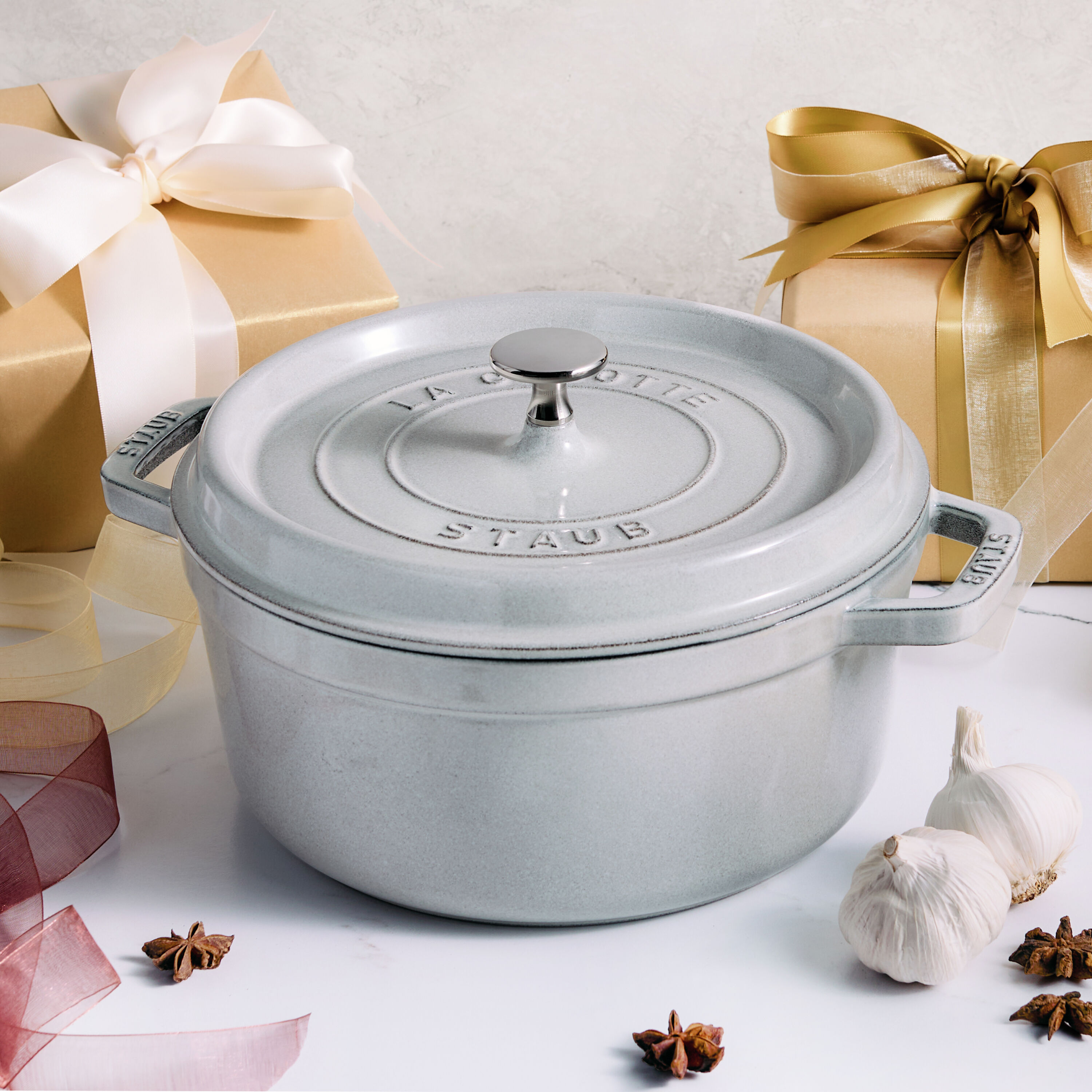 STAUB LA COCOTTE グレー Amazon.com: Staub Cast Iron 5.5-qt Round Cocotte - Graphite Grey