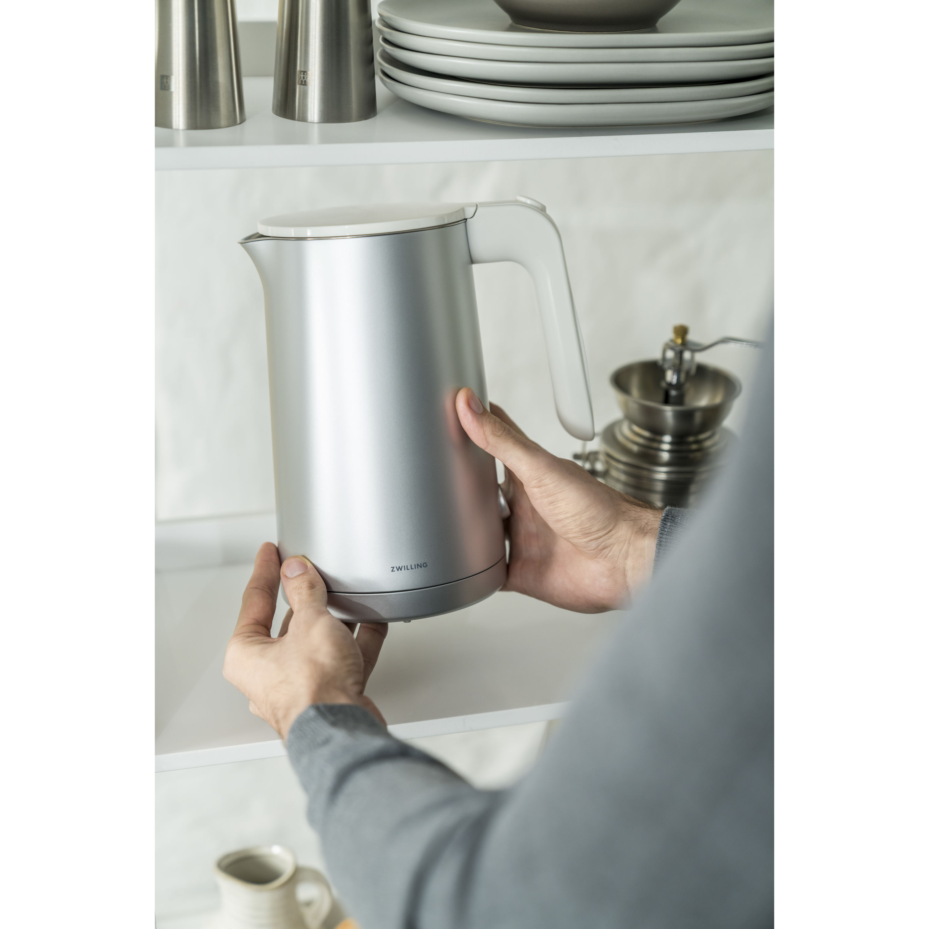 ZWILLING Enfinigy Cool Touch 1.5-Liter Electric Kettle Pro, Cordless Tea  Kettle & Hot Water, Silver