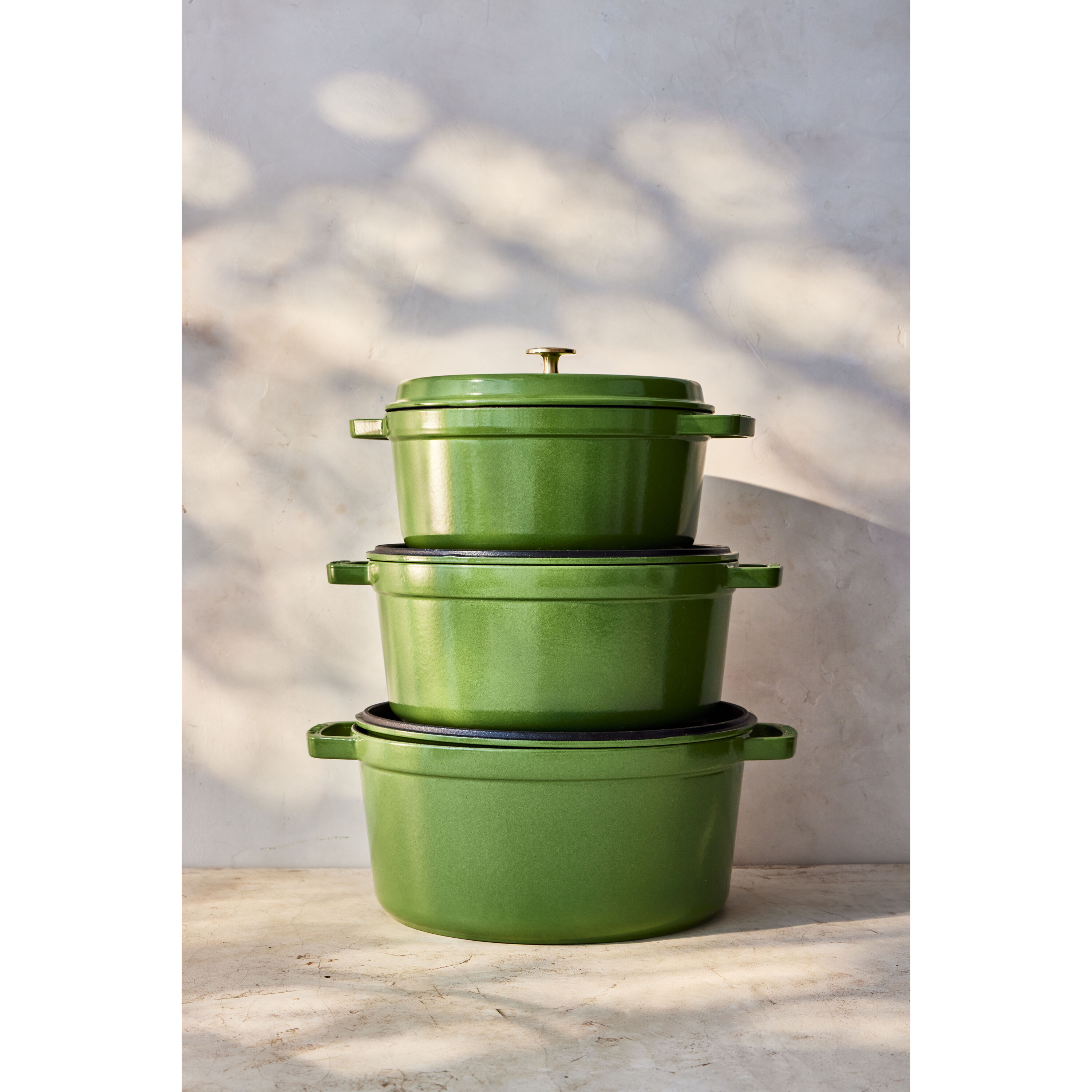 Buy Staub Cast Iron - Round Cocottes Cocotte | ZWILLING.COM