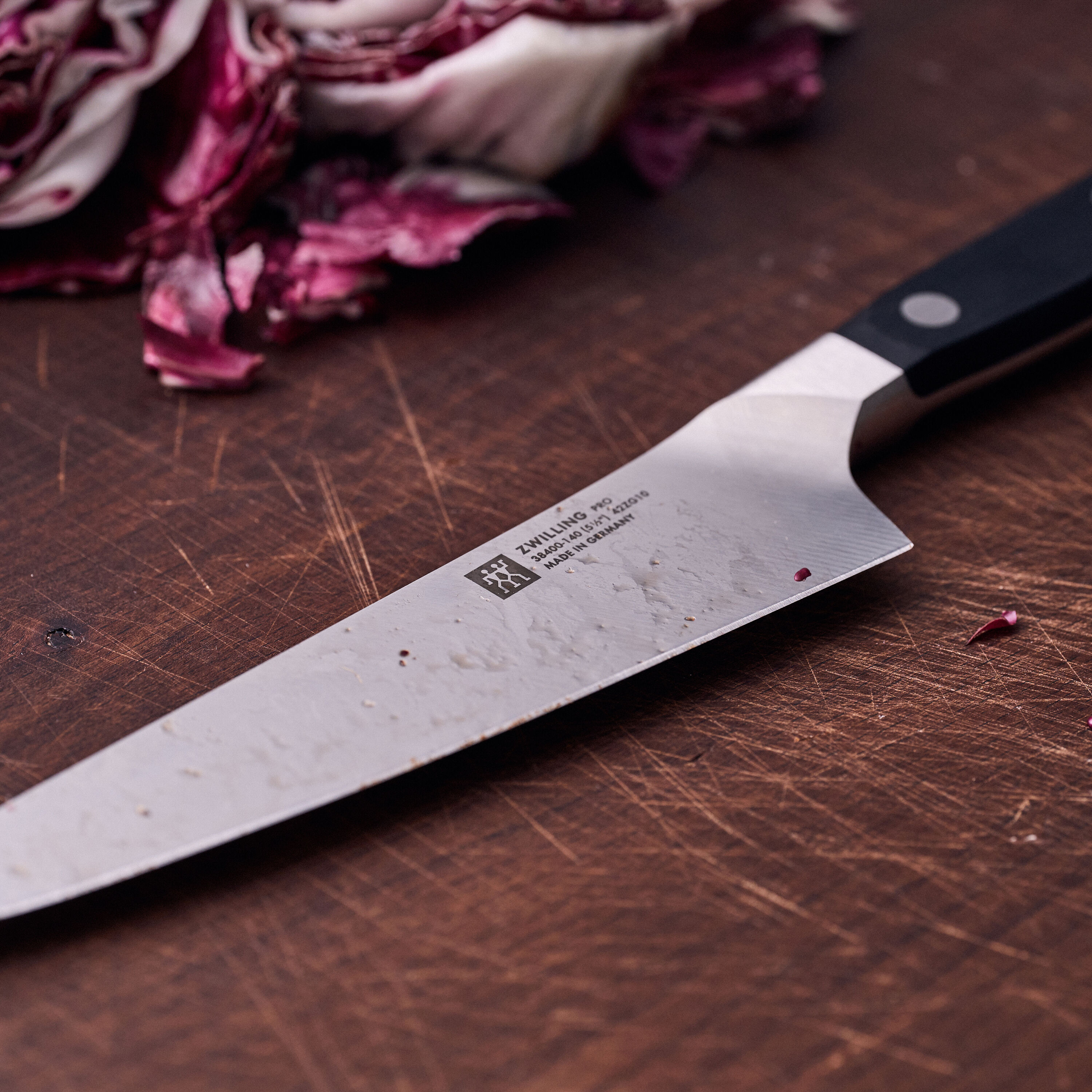 Buy ZWILLING Pro Chef's knife compact | ZWILLING.COM