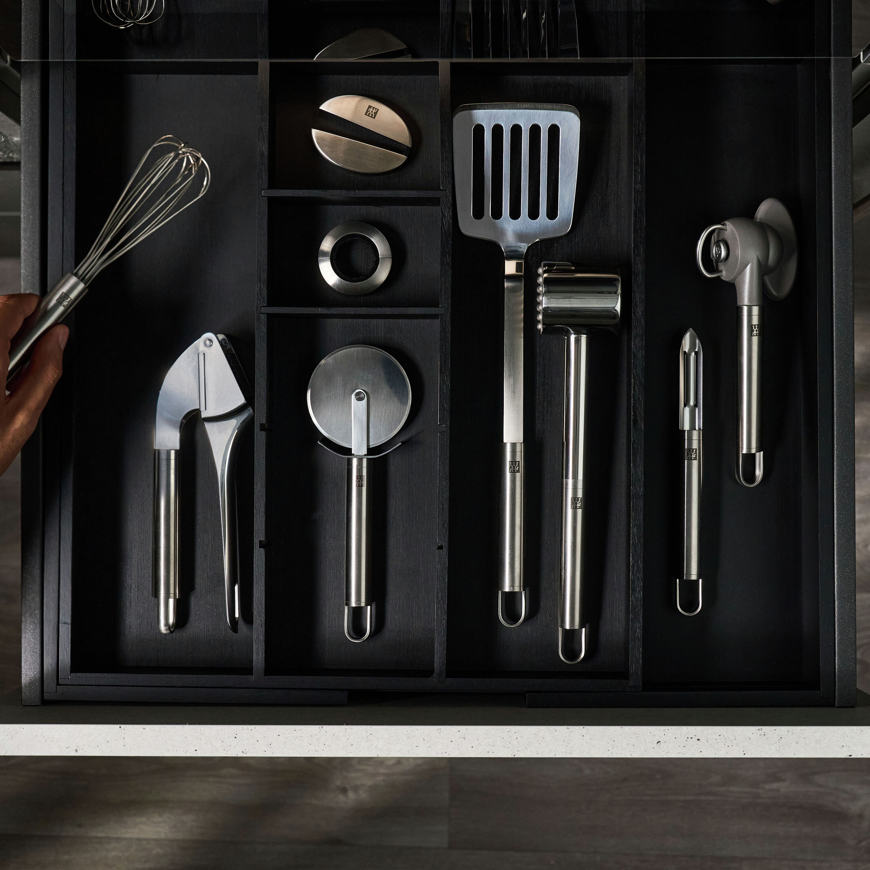 Buy ZWILLING Pro Tools Frying pan turner | ZWILLING.COM