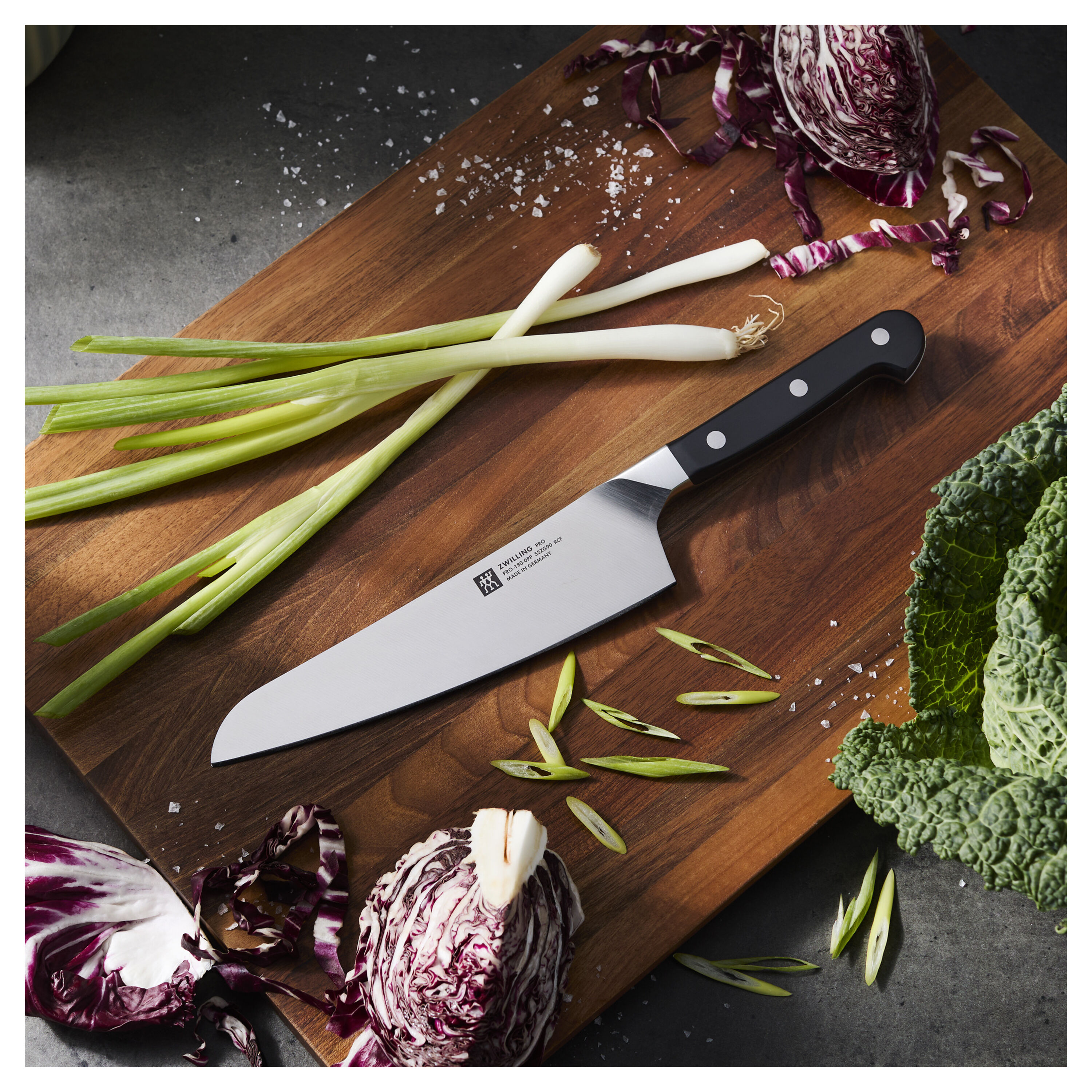 Buy ZWILLING Pro Sous Chef's Knife Chef's knife compact | ZWILLING.COM