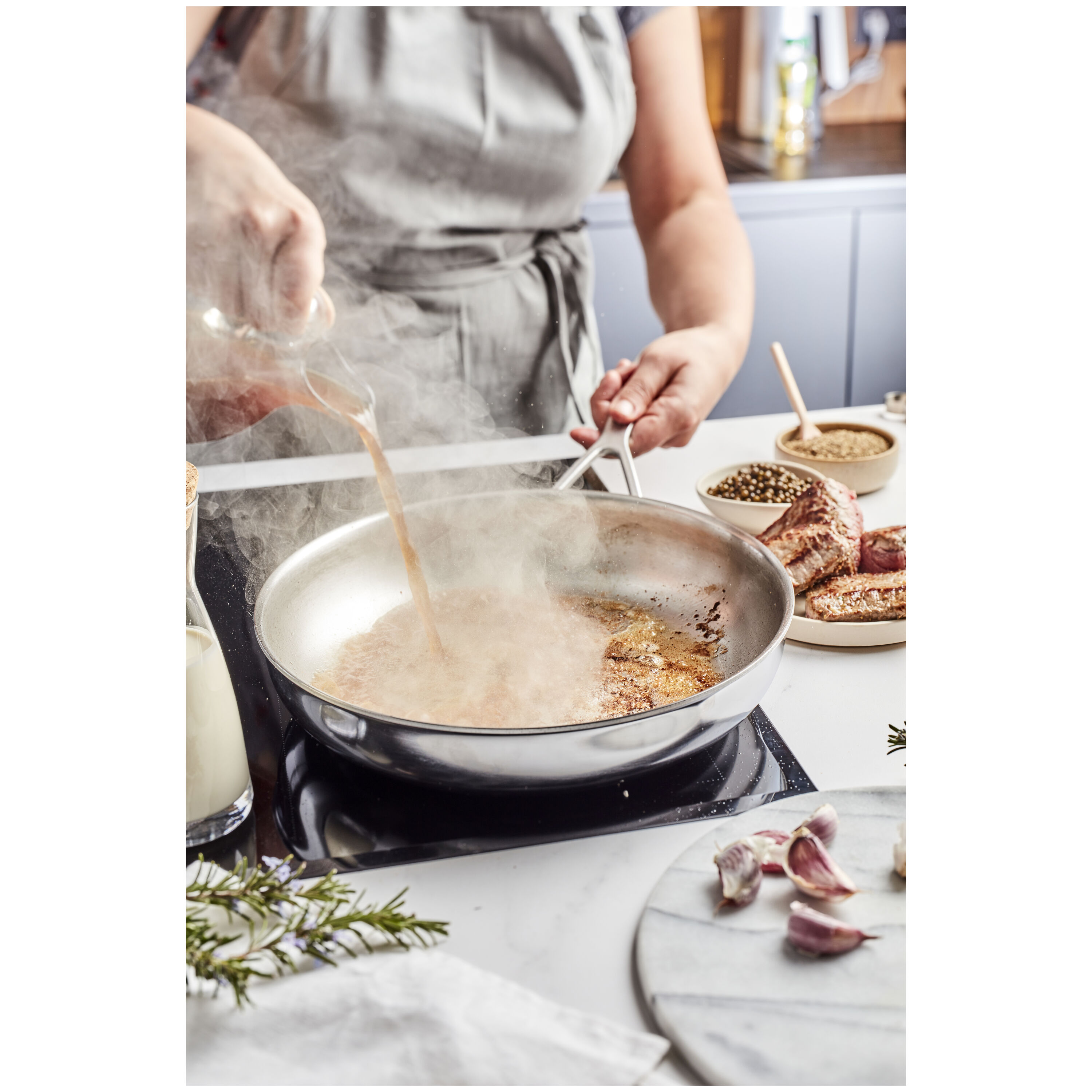Buy Demeyere Industry 5 Frying pan with glass lid | ZWILLING.COM