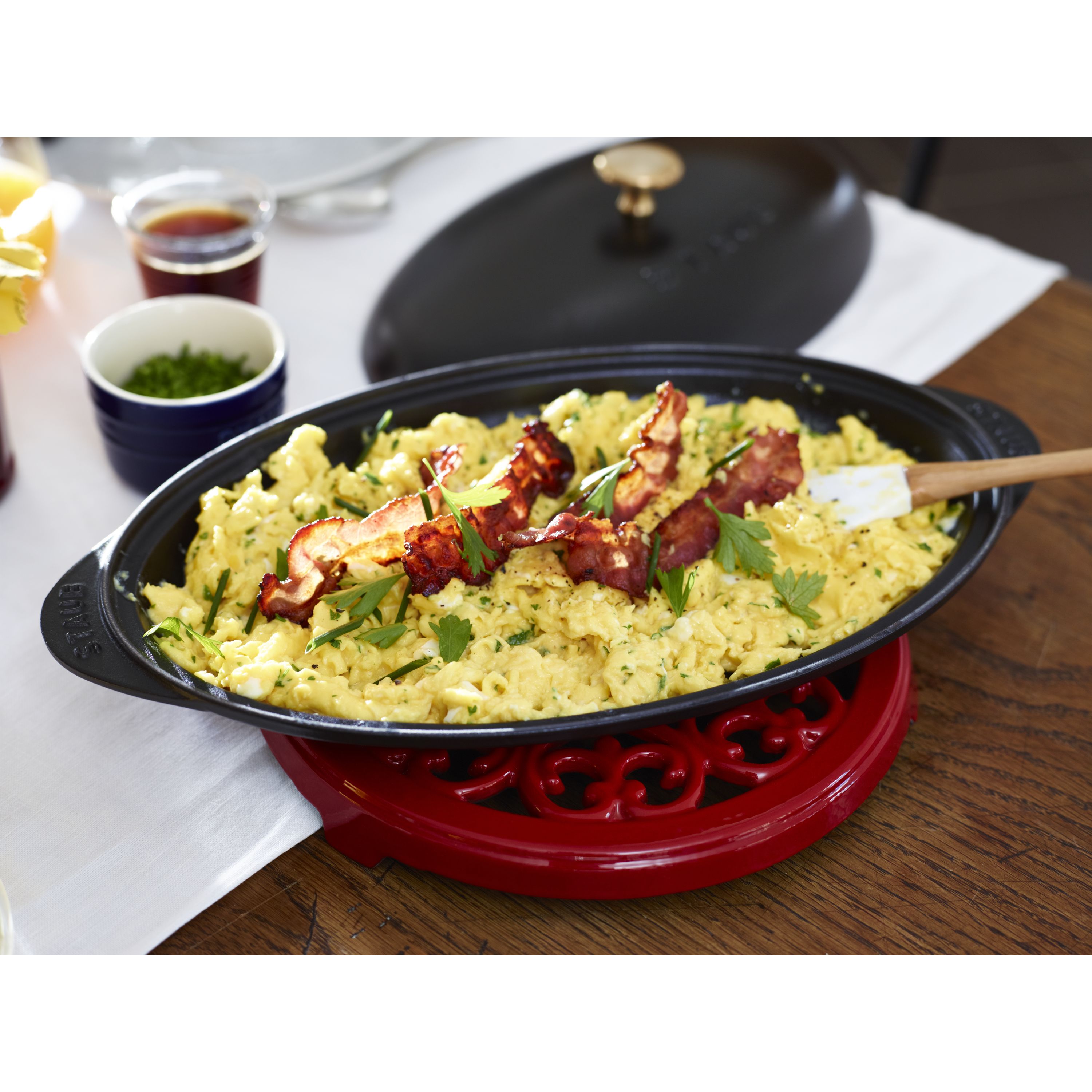 Staub Cast Iron - Specialty Items 12.25 inch, oval, Covered Fish Pan, black  matte