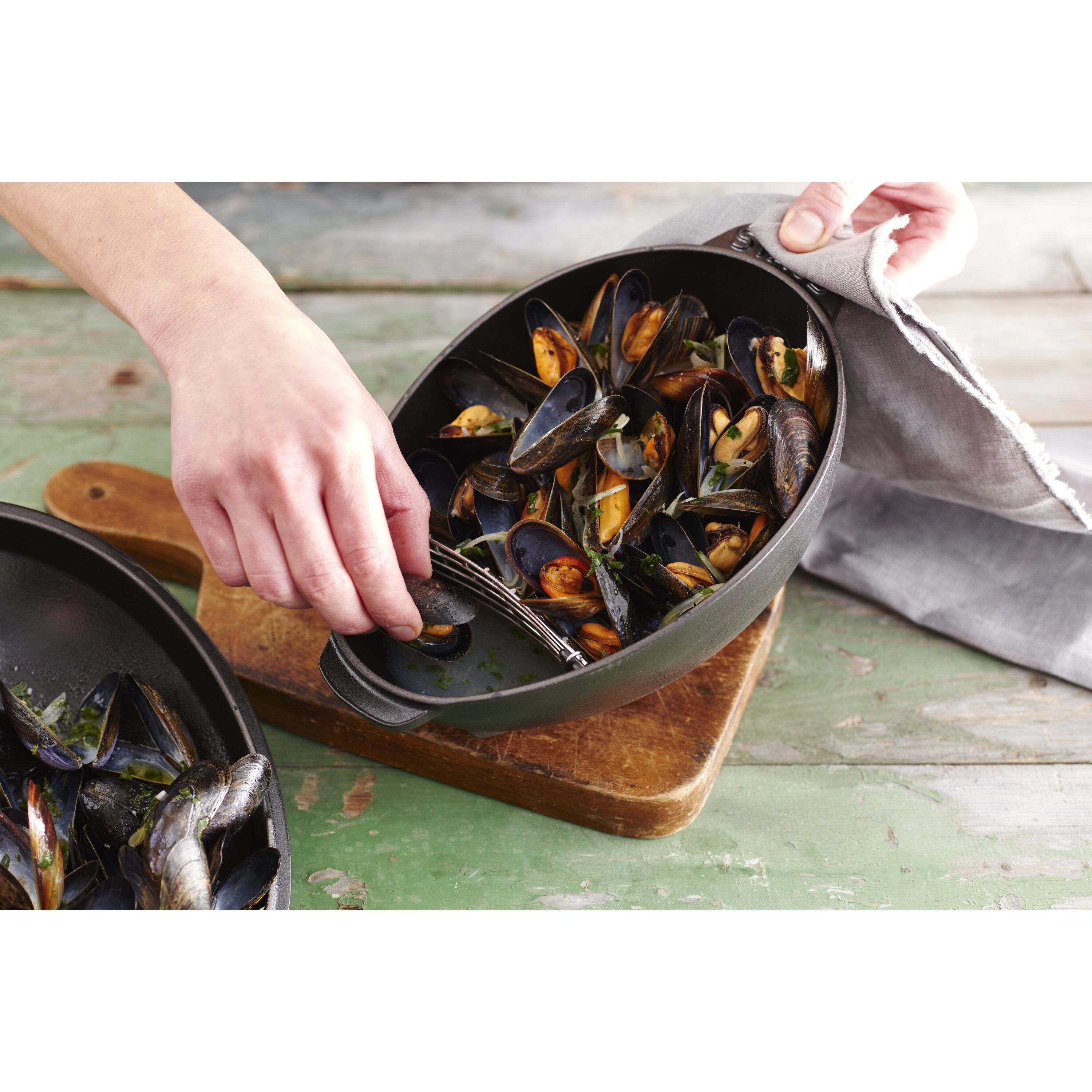 Buy Staub Cast Iron Mussel pot | ZWILLING.COM