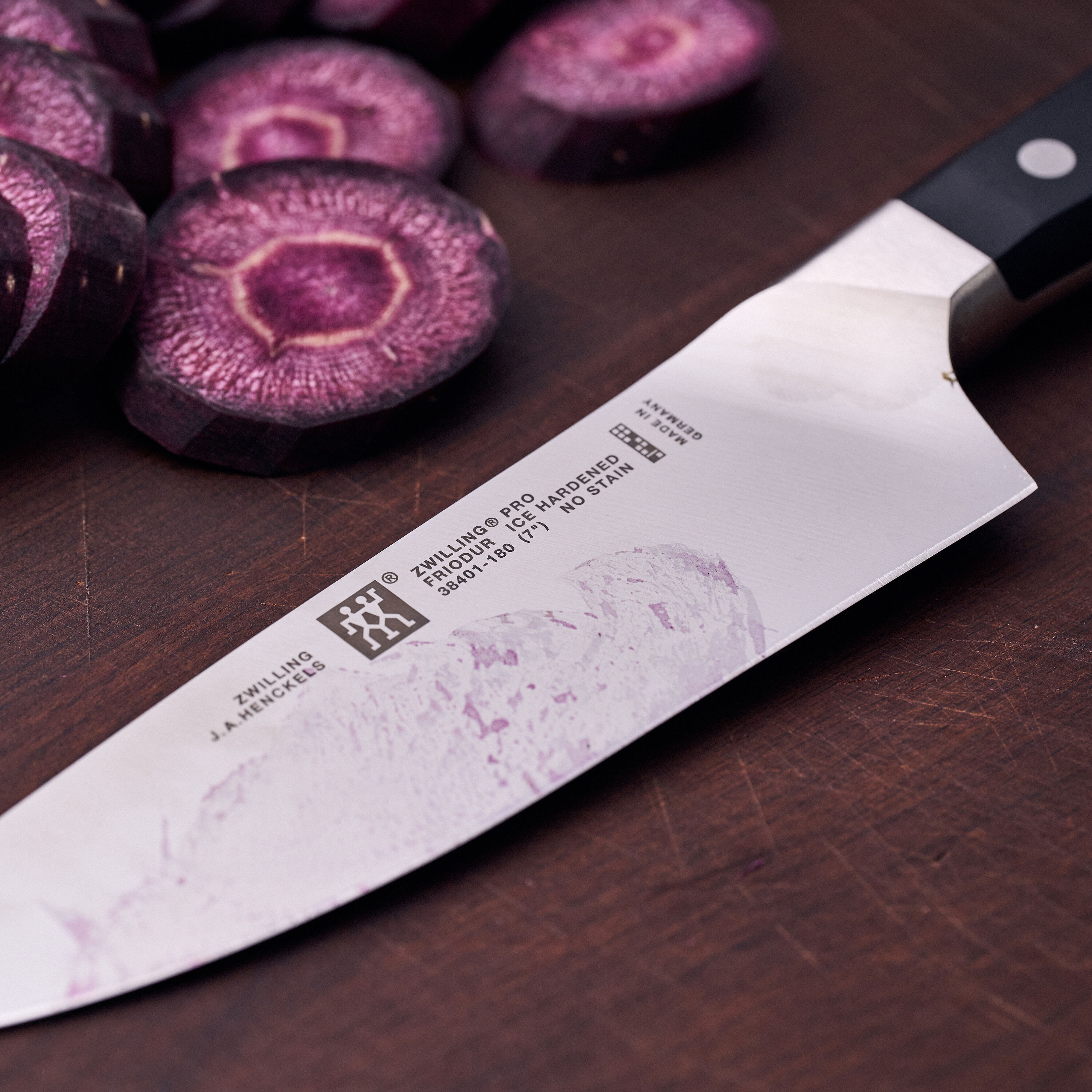 Buy ZWILLING Pro Chef's knife | ZWILLING.COM