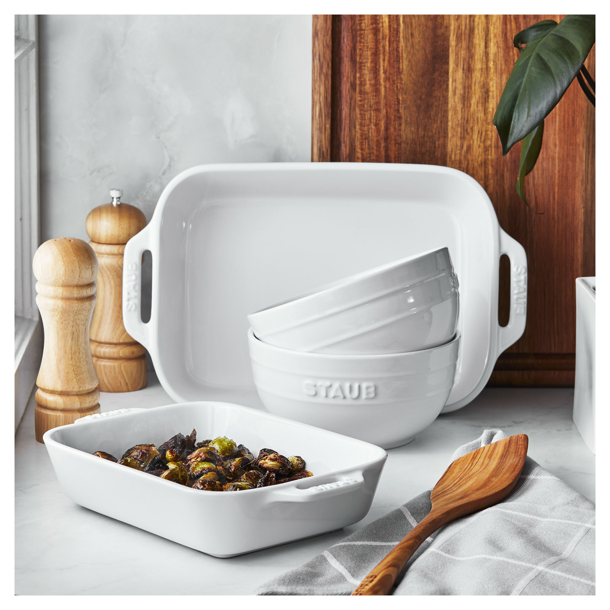 Buy Staub Ceramic Bakeware set
