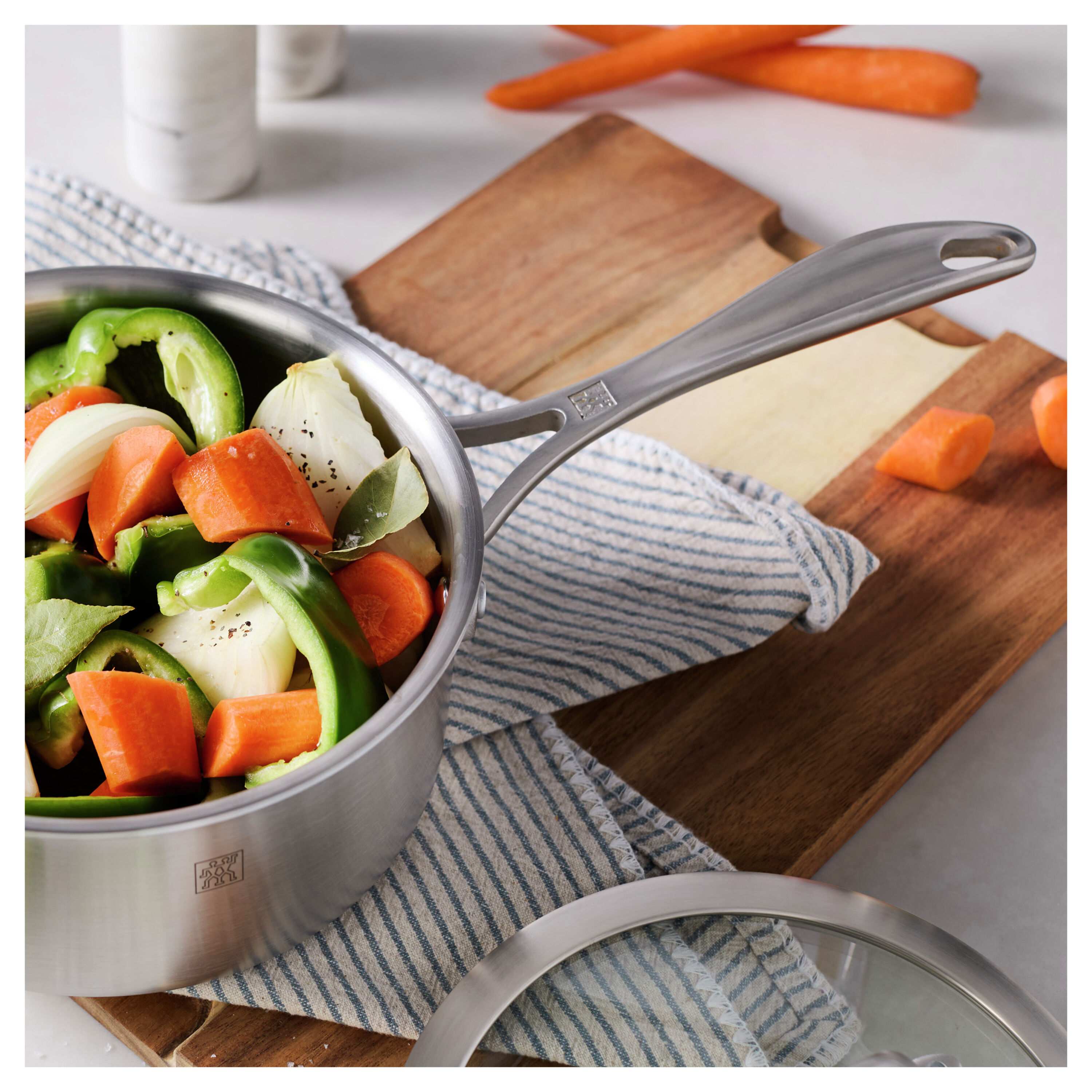 ererin　2QT　3QT Buy ZWILLING Spirit 3-Ply Sauce pan | ZWILLING.COM