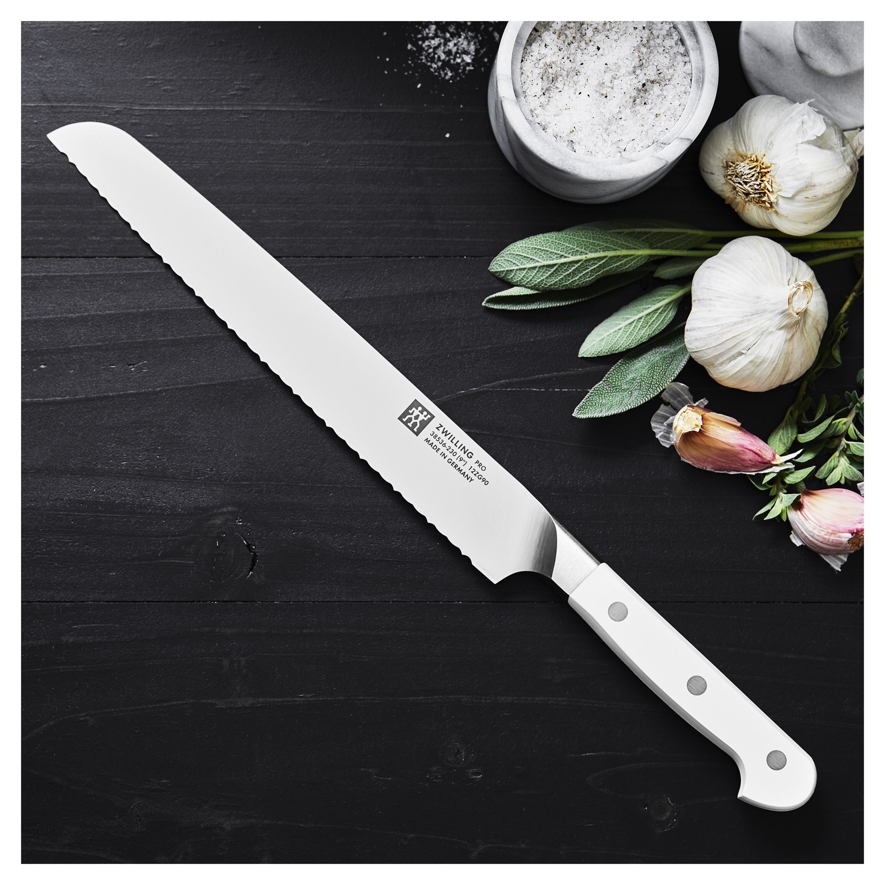 Buy ZWILLING Pro le blanc 9-inch, Bread Knife | ZWILLING.COM