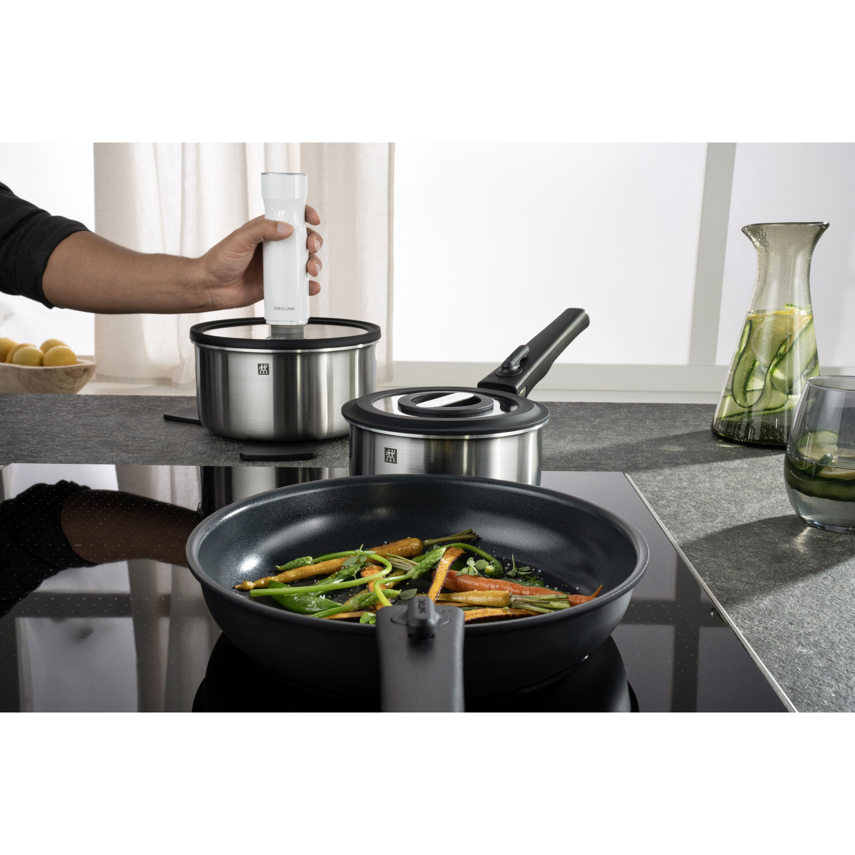 ツヴィリング Fresh & Save 真空ポンプ 充電用キャップ付き