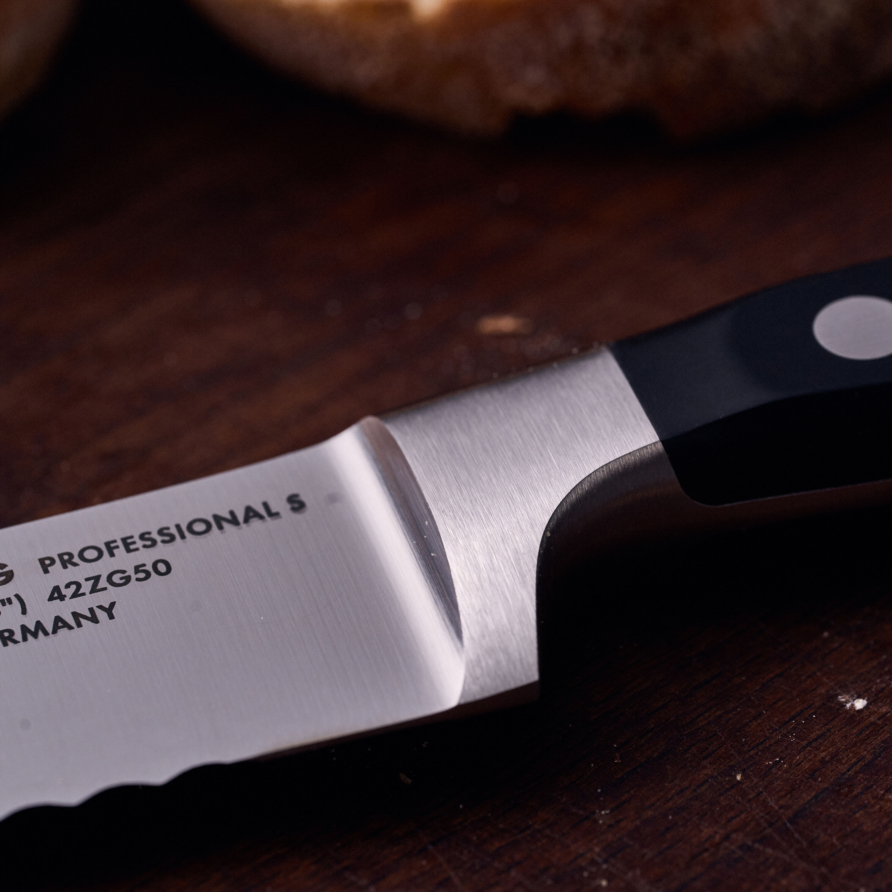 Buy ZWILLING Professional S Bread knife | ZWILLING.COM