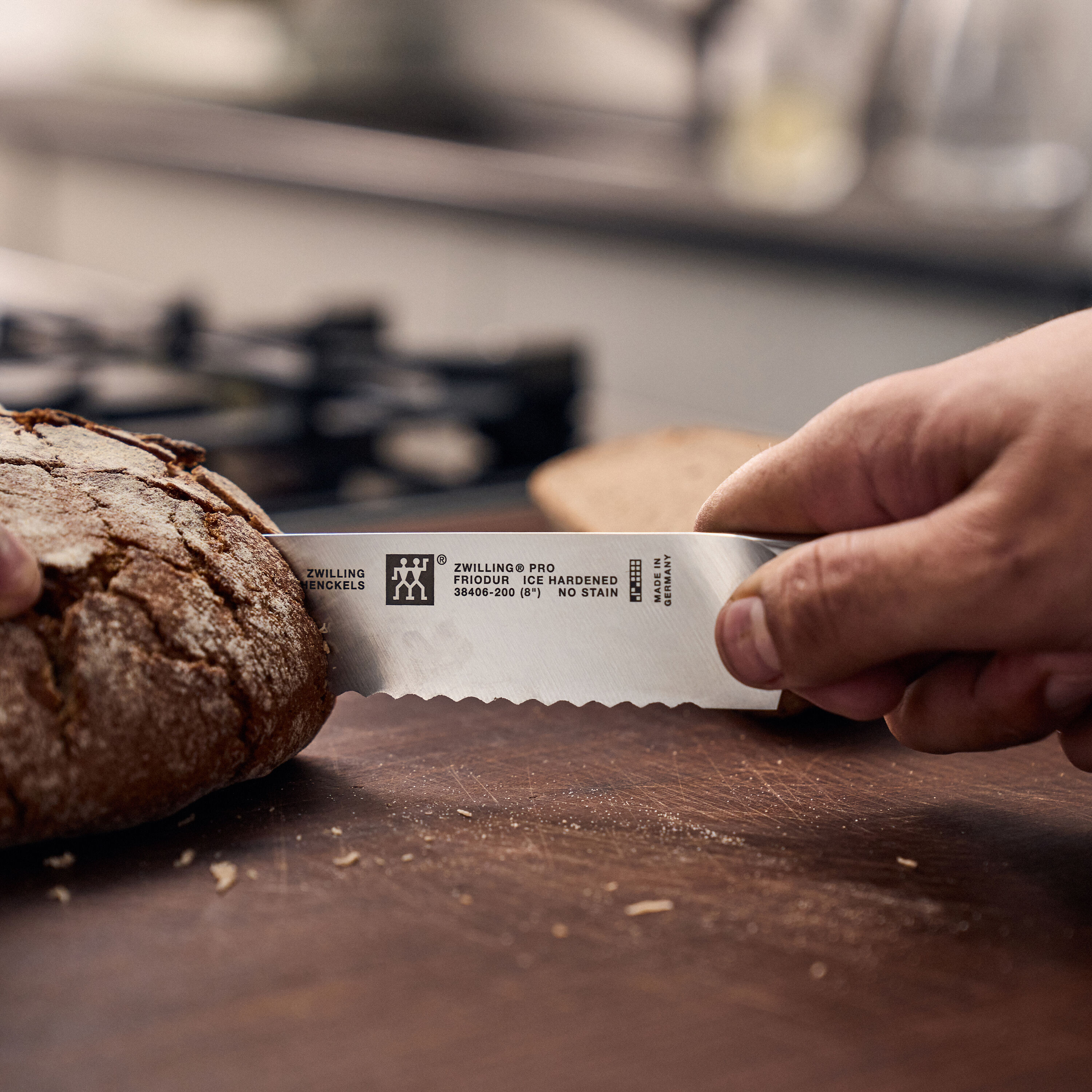 Buy ZWILLING Pro Bread knife | ZWILLING.COM