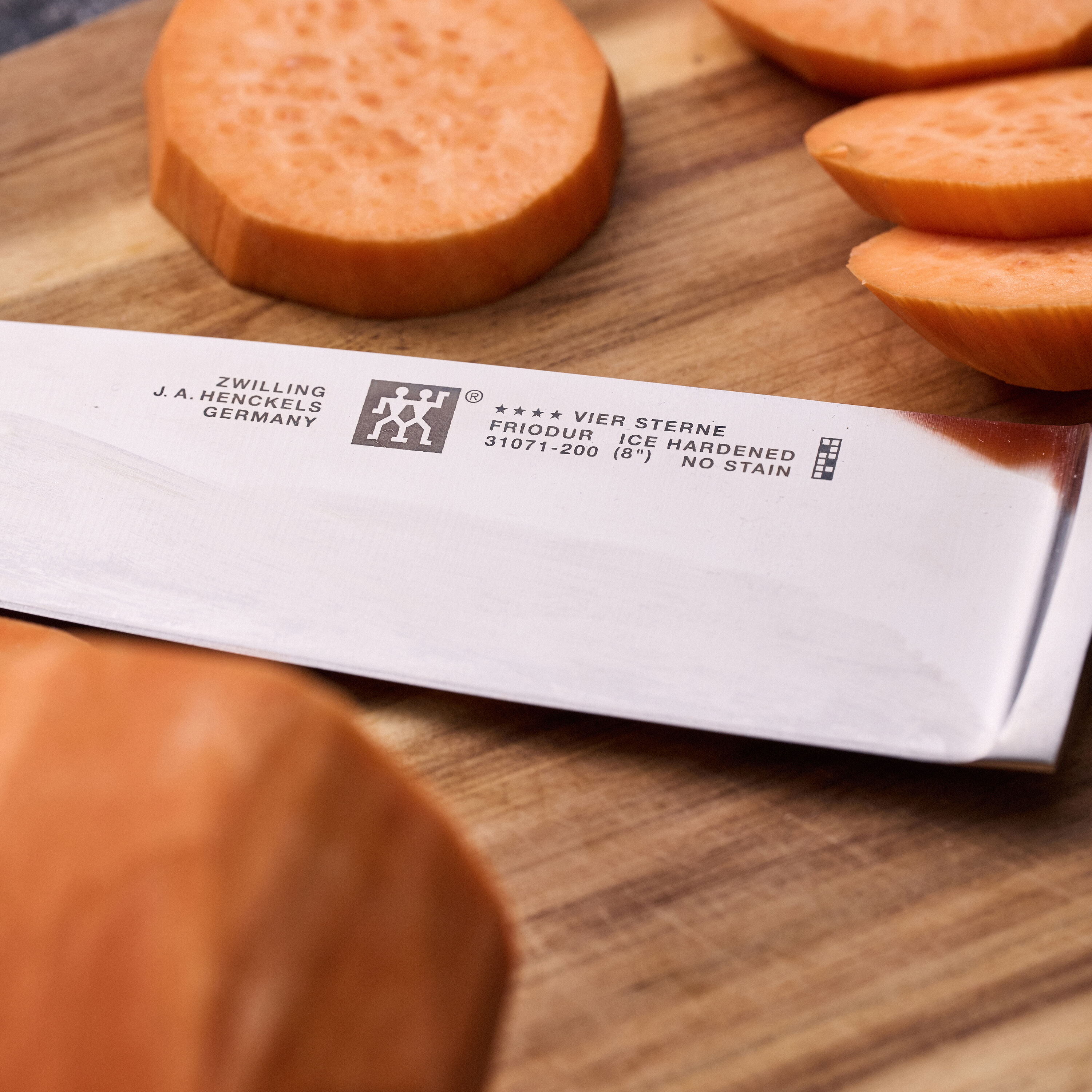 Buy ZWILLING Four Star Chef's knife | ZWILLING.COM