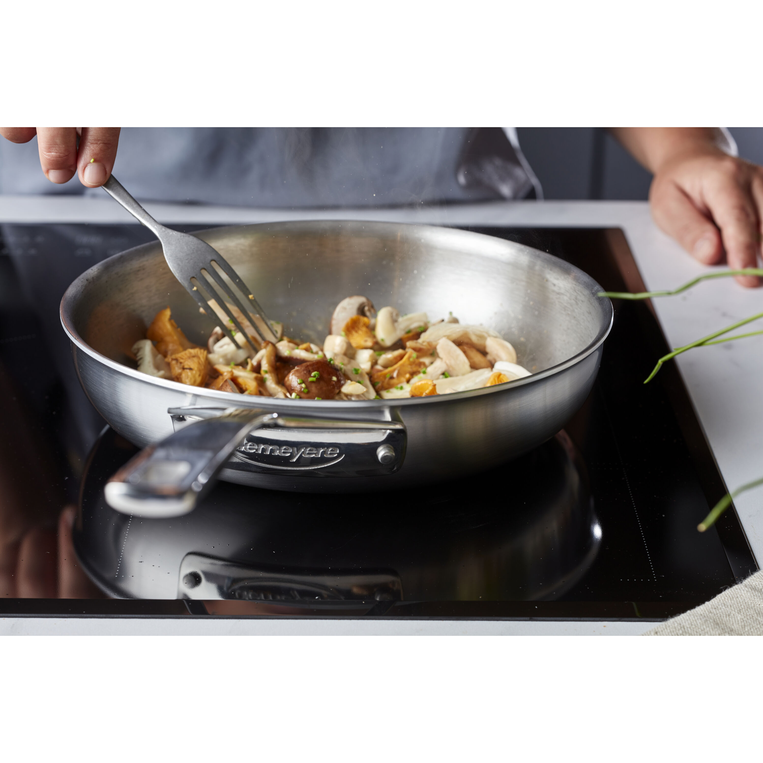 Buy Demeyere Essential 5 Frying pan | ZWILLING.COM