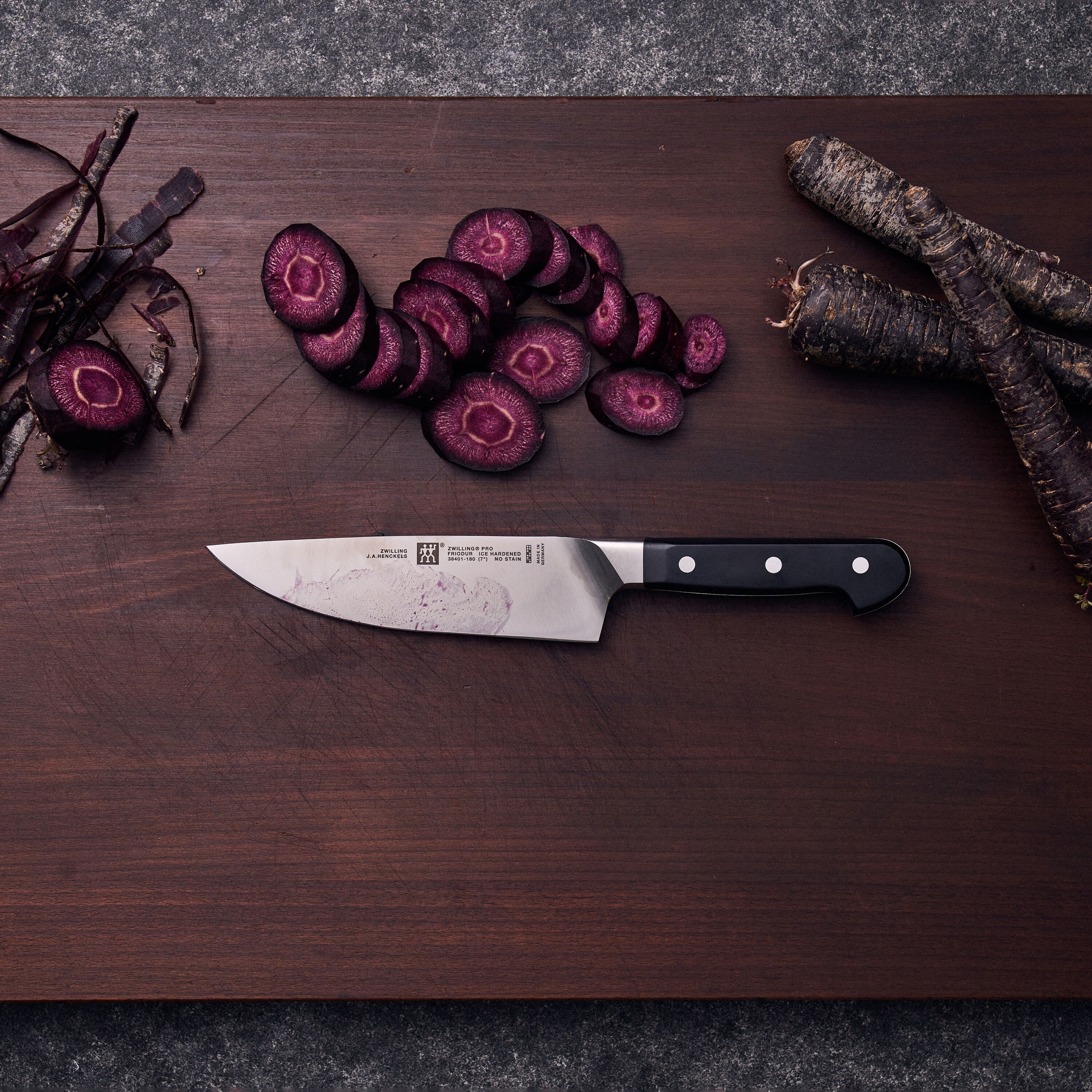 Buy ZWILLING Pro Chef's knife | ZWILLING.COM