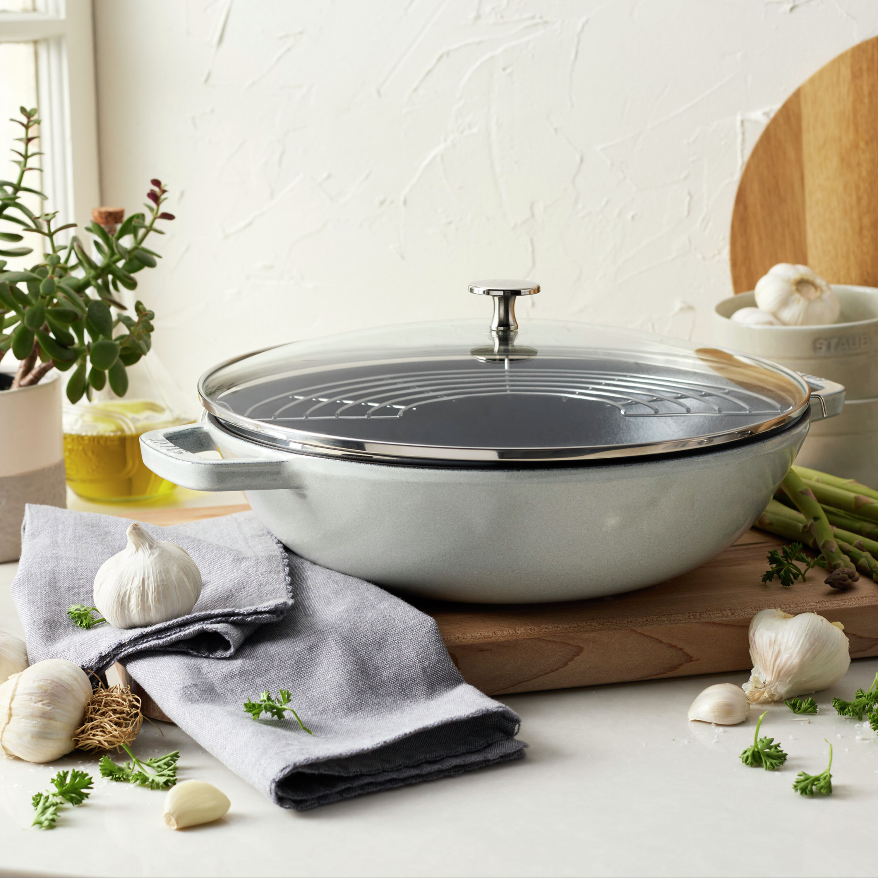 Buy Staub Cast Iron Wok | ZWILLING.COM