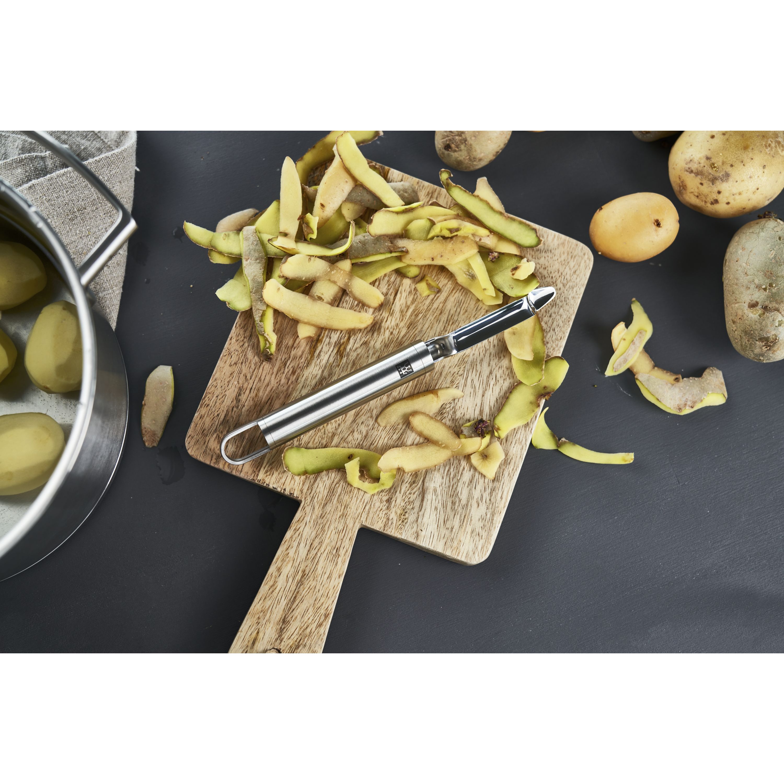 Vegetable Peeler, Premium Good Grips Swivel Fruit Peeler Potato
