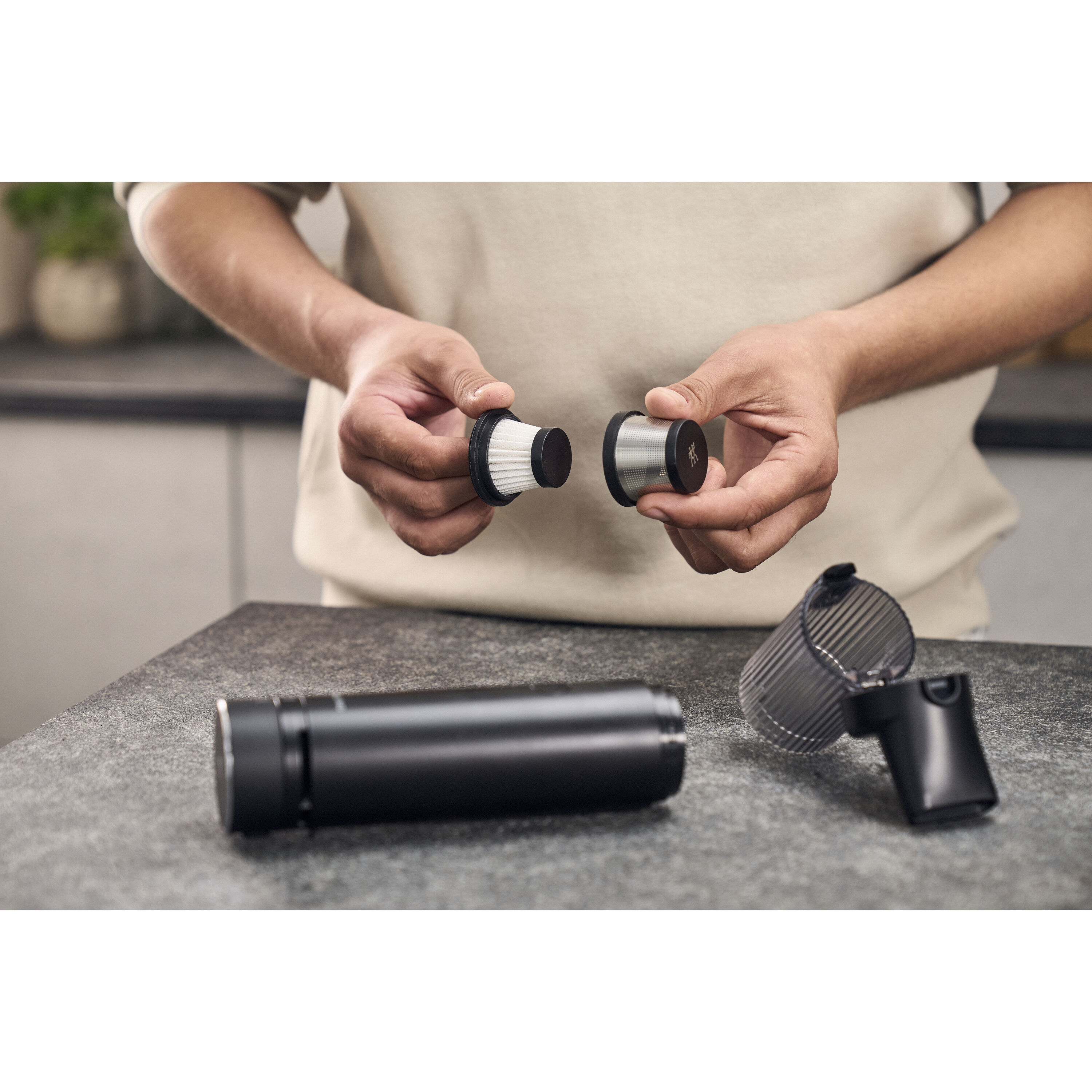 新品未使用　zwilling ツヴィリング　コードレス　バキュームクリーナー ツヴィリング XTEND コードレスハンディクリーナー