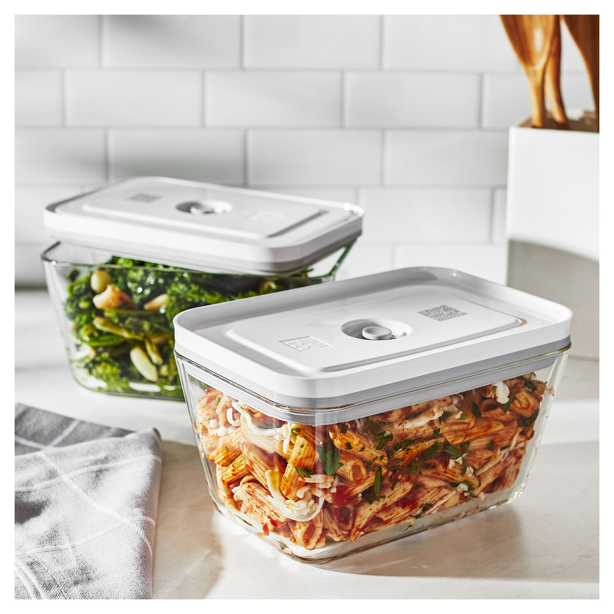 Airtight Food Storage Containers by Simply Gourmet. 7-Piece Kitchen Storage BPA