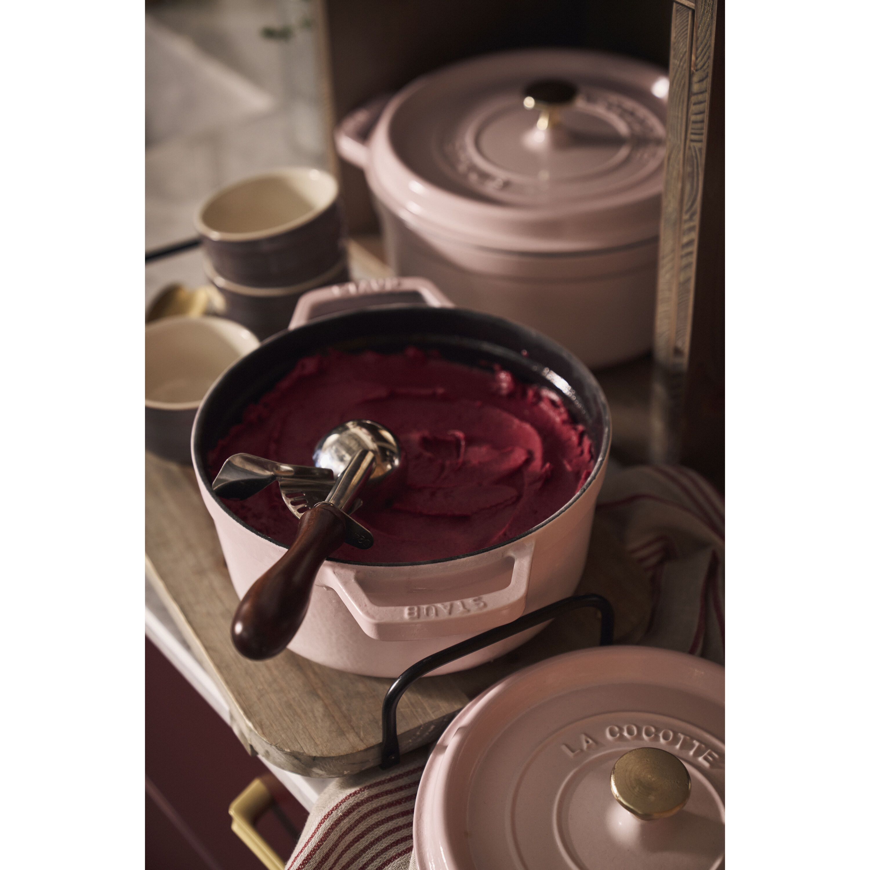 ストウブ 鋳物ホーロー鍋 ピコ・ココット | ツヴィリング公式