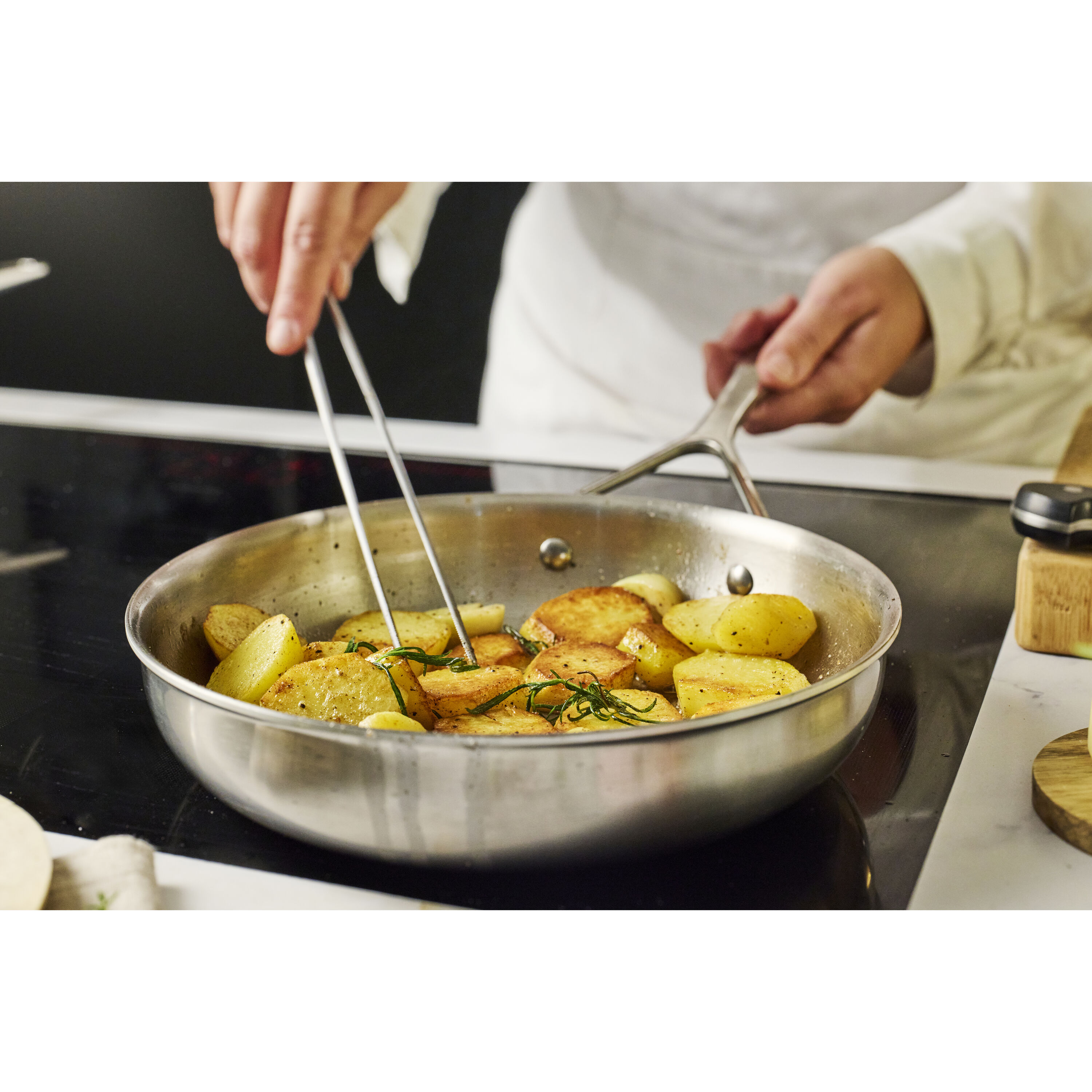 Buy Demeyere Essential 5 Frying pan | ZWILLING.COM