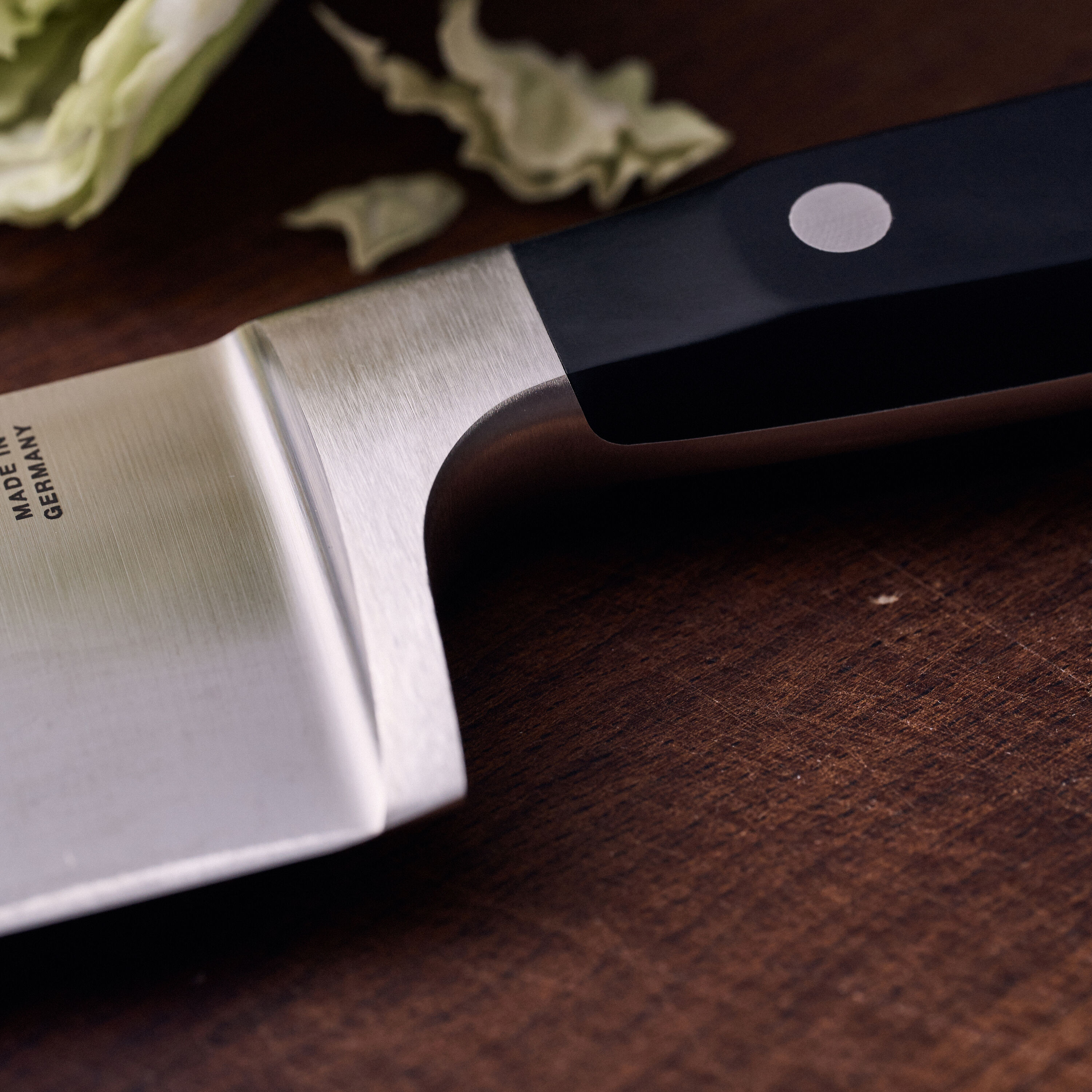 Buy ZWILLING Professional S Chef's knife | ZWILLING.COM