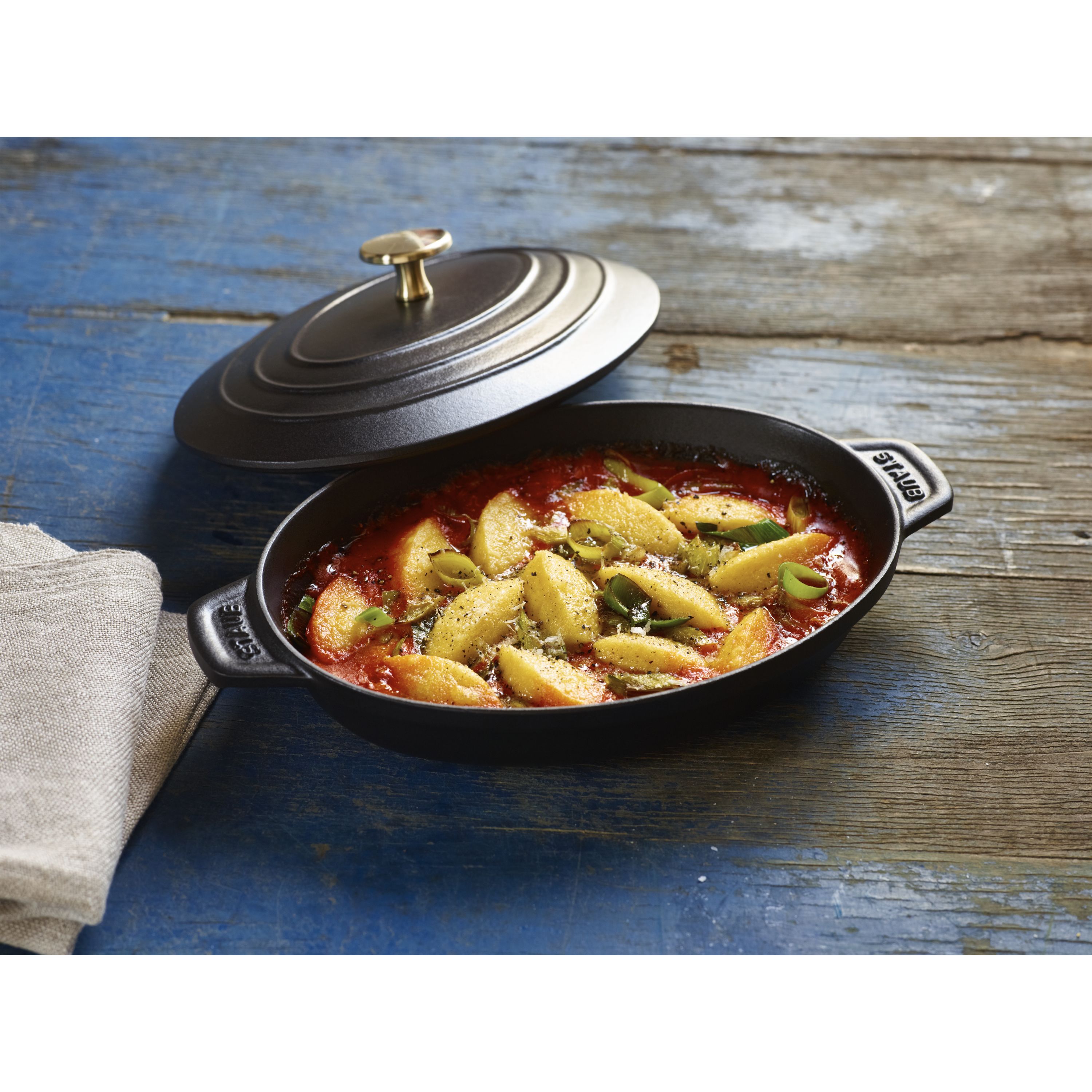 Baking dish Staub Fish pan with lid oval 31 cm, Black 40509-400-0 for sale