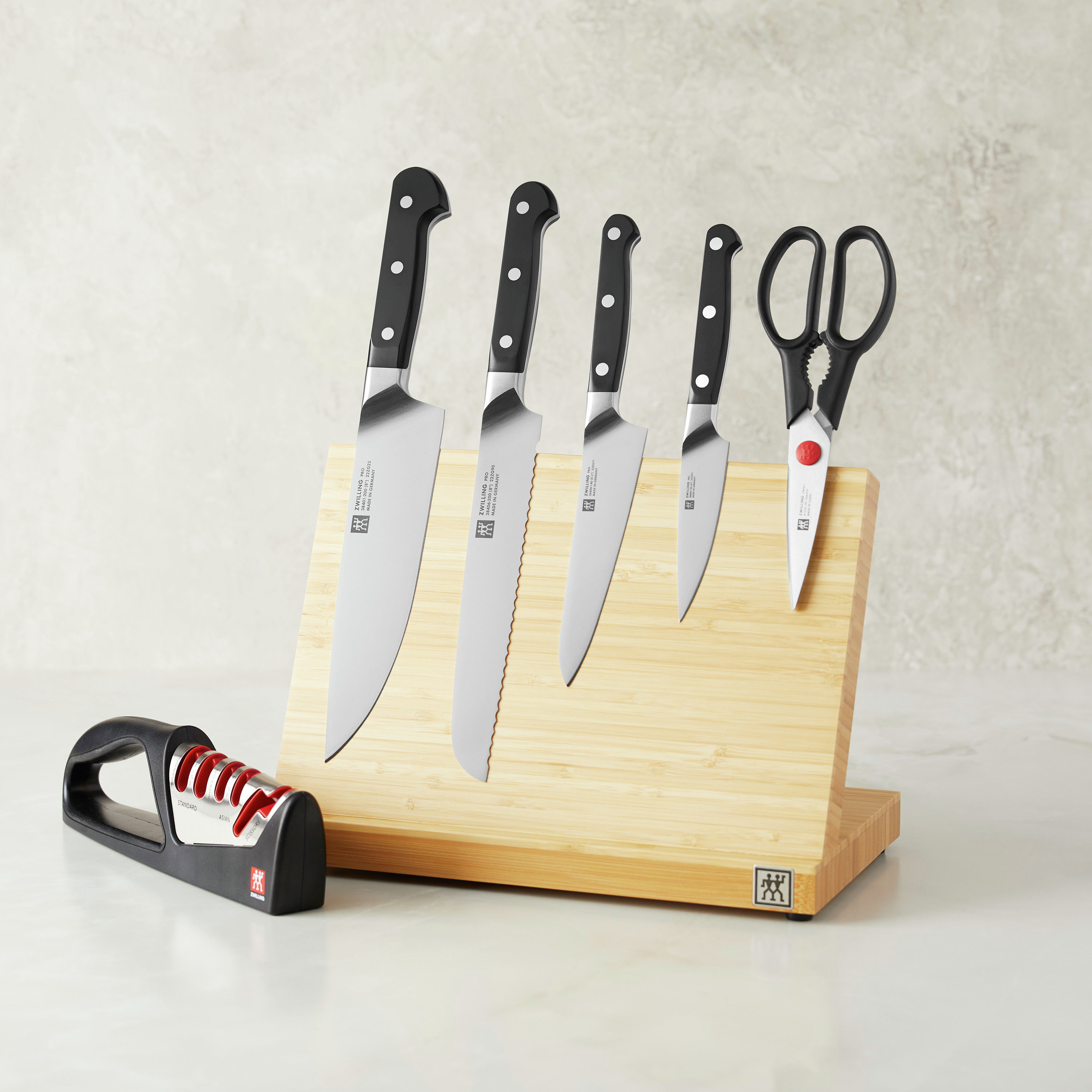 ZWILLING Pro 7-pc Knife Set With Bamboo Magnetic Easel, 7-pc - Kroger