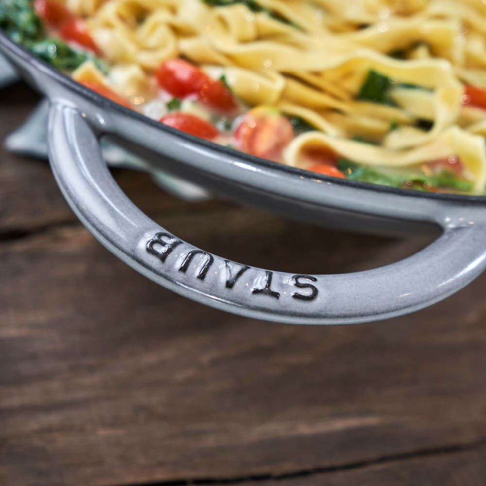 https://www.zwilling.com/on/demandware.static/-/Sites-zwilling-uk-Library/default/dw21b2fc67/images/product-content/masonry-content/staub/cast-iron/staub-specialties/40509-336-0_Lifestyle_Image_Product_OS_750x750_2.jpg