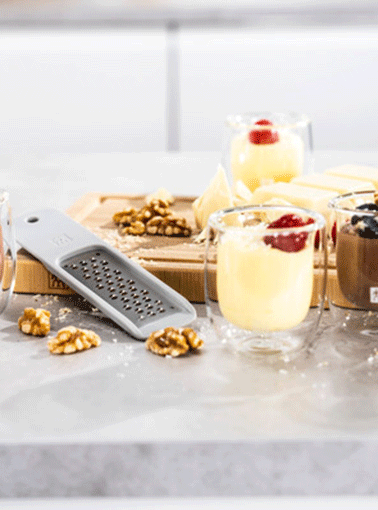 https://www.zwilling.com/on/demandware.static/-/Sites-zwilling-uk-Library/default/dw778513c6/images/product-content/triple-module-ps-copy-and-image/zwilling/tools/z-cut_mousse-au-chocolat_378x510.jpg
