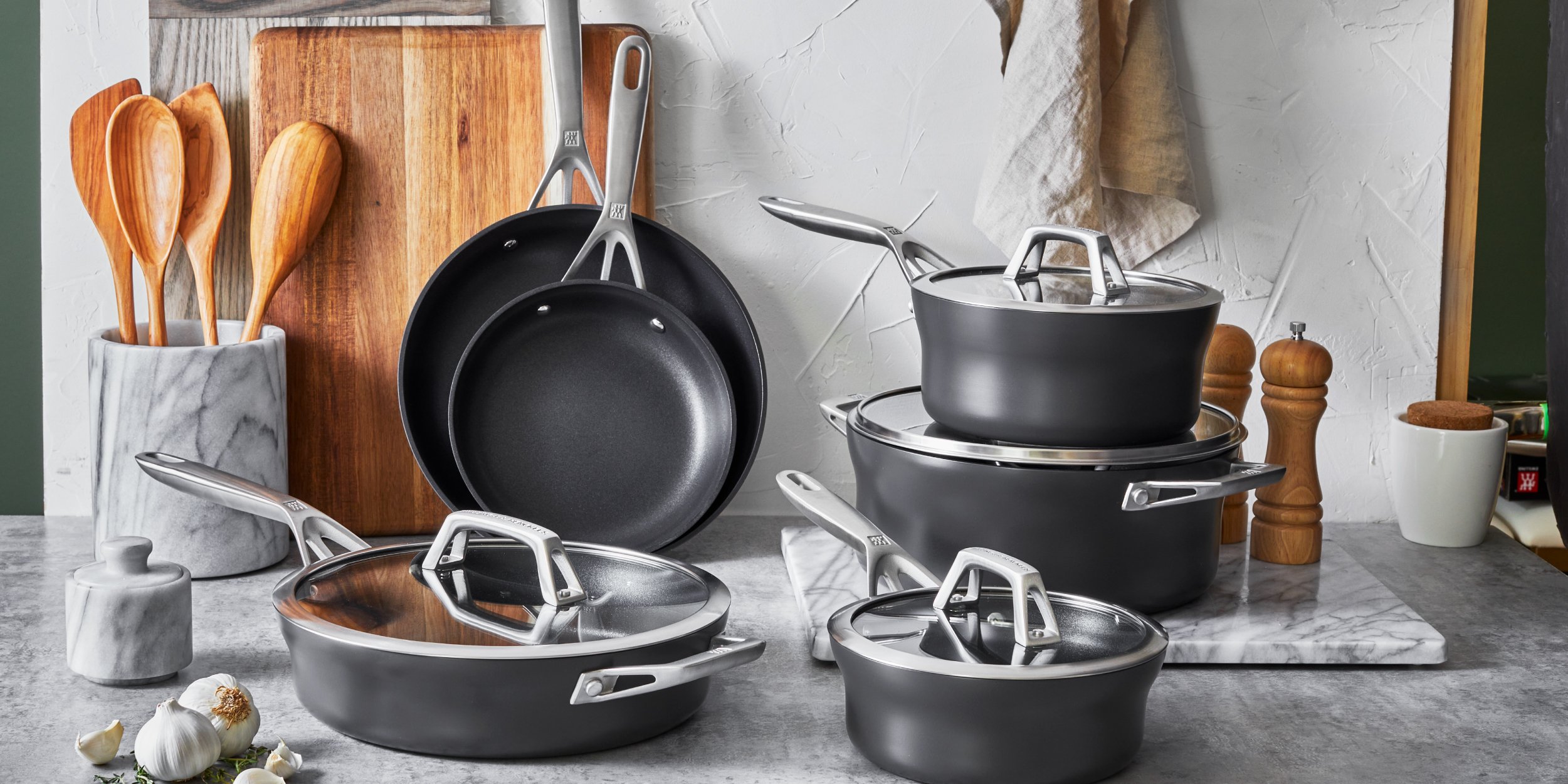 https://www.zwilling.com/on/demandware.static/-/Sites-zwilling-us-Library/default/dw24bd5a0f/images/product-content/masonry-content/zwilling/cookware/motion/ZW_Motion_Masonry_1200-600_ZW_MotionMasonry.jpg