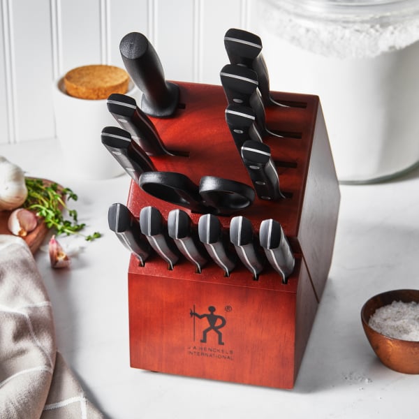 https://www.zwilling.com/on/demandware.static/-/Sites-zwilling-us-Library/default/dw28a31cc3/images/product-content/masonry-content/henckels/cutlery/HI_Dynamic_02.jpg