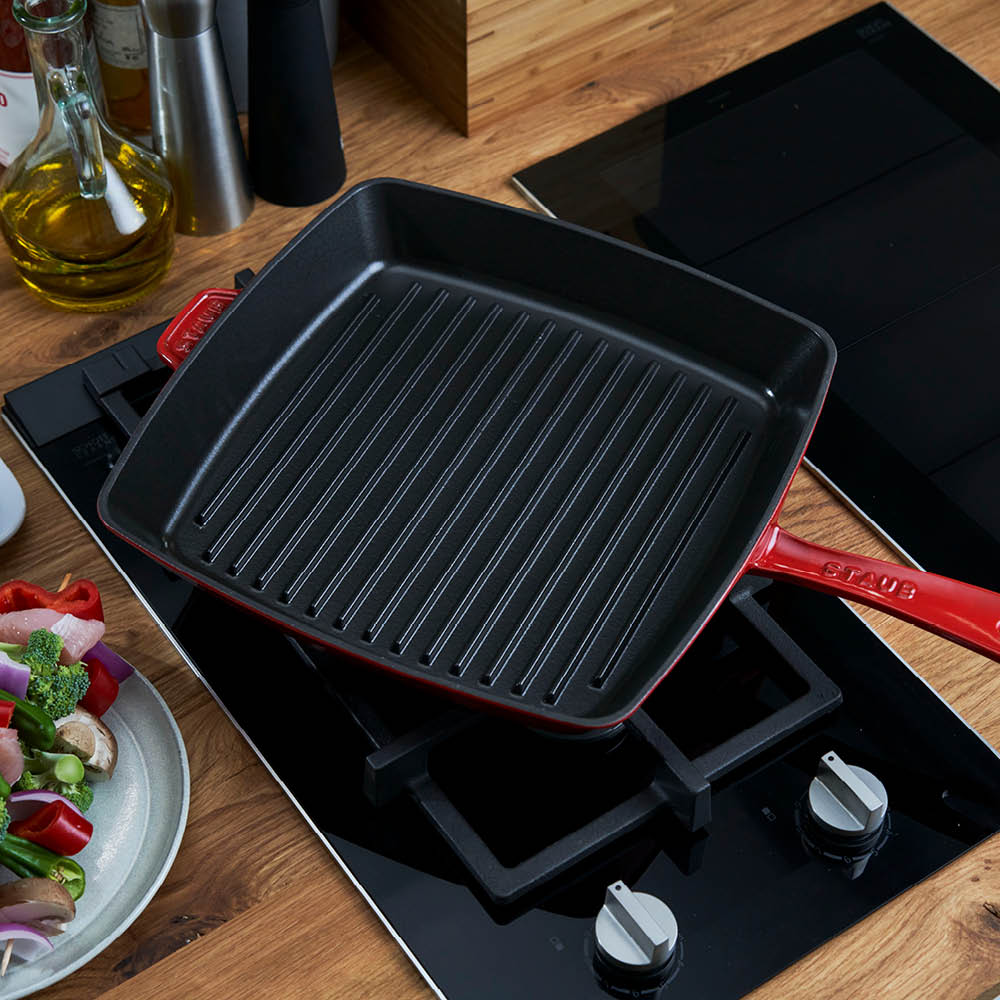 https://www.zwilling.com/on/demandware.static/-/Sites-zwilling-us-Library/default/dw55d64c48/images/product-content/masonry-content/staub/cast-iron/pans/40501-110-0_Lifestyle_Image_Product_OS_750x750_1.jpg