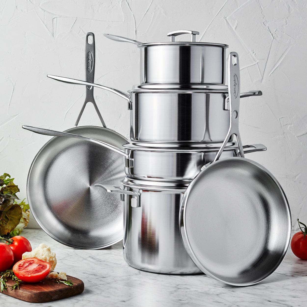 https://www.zwilling.com/on/demandware.static/-/Sites-zwilling-us-Library/default/dw6bbaf716/images/product-content/masonry-content/demeyere/cookware/industry/DE__Industry_Masonry_600-600_DE_Industry_1.jpg