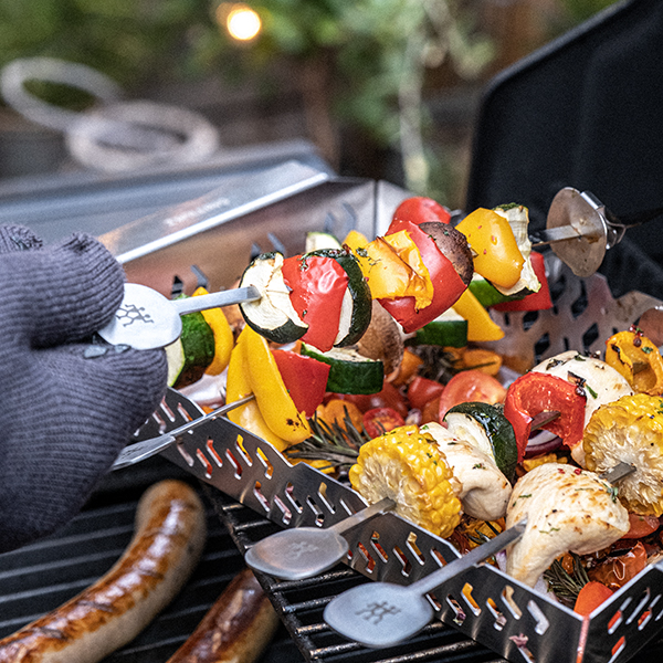 https://www.zwilling.com/on/demandware.static/-/Sites-zwilling-us-Library/default/dw819d4be9/images/product-content/masonry-content/zwilling/bbq/bbq-plus/pdp-masonry-content-zwilling-bbq-skewers-750062094-outer-content-3_600x600.jpg