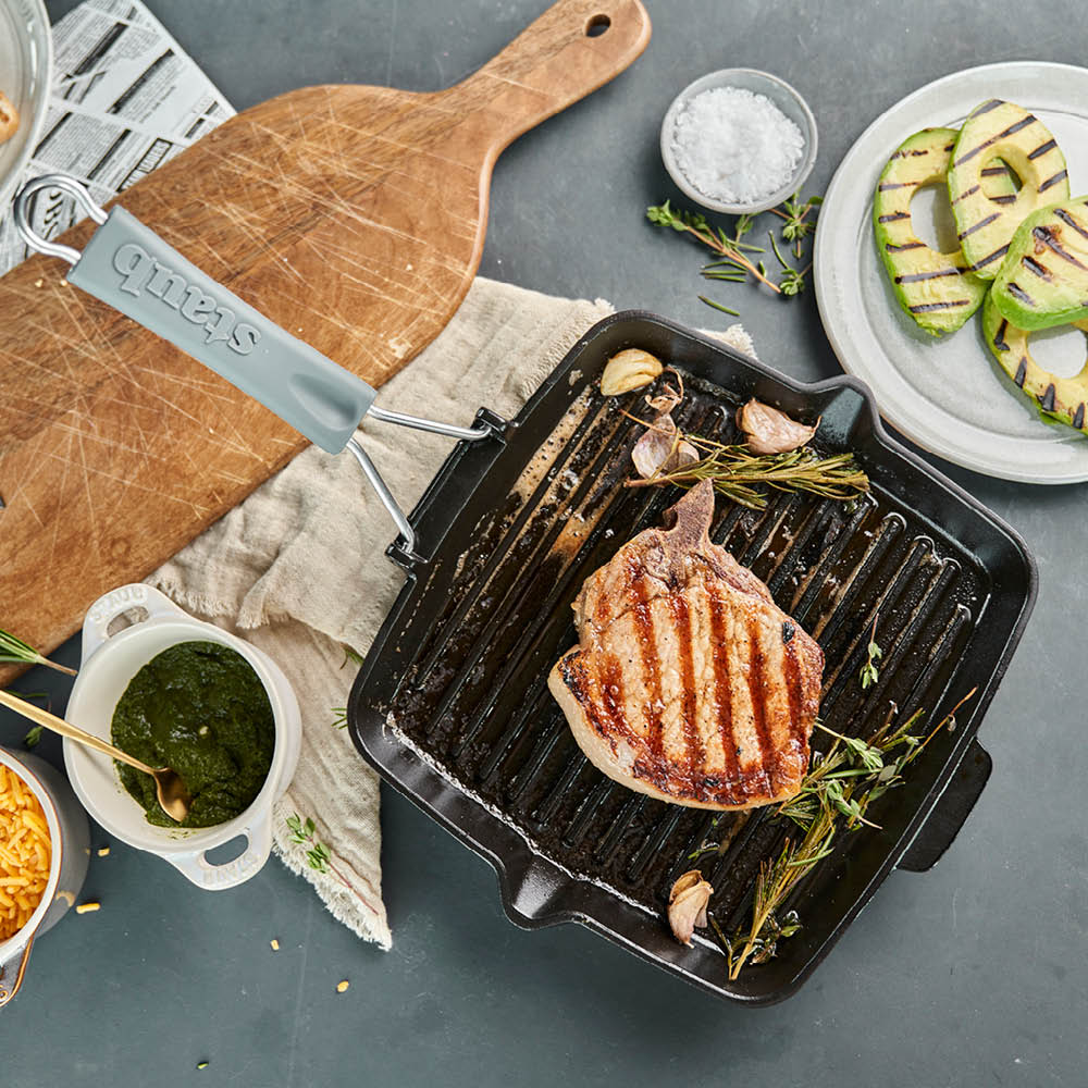 https://www.zwilling.com/on/demandware.static/-/Sites-zwilling-us-Library/default/dw895180ef/images/product-content/masonry-content/staub/cast-iron/pans/40509-344-0_Lifestyle_Image_Product_OS_750x750_1.jpg
