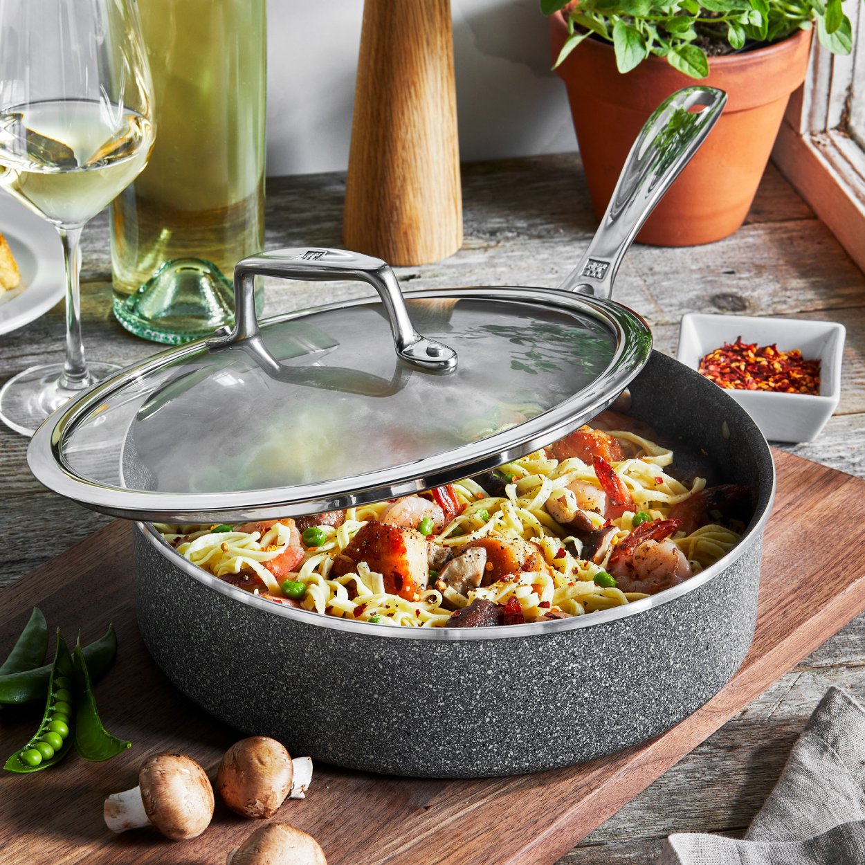 https://www.zwilling.com/on/demandware.static/-/Sites-zwilling-us-Library/default/dwa3a9a0ab/images/product-content/masonry-content/zwilling/cookware/vitale/ZW_VITALE_600-600_4.jpg