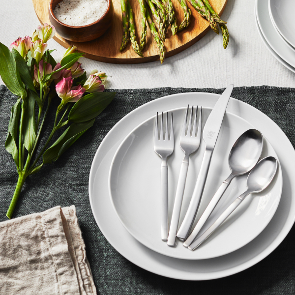 https://www.zwilling.com/on/demandware.static/-/Sites-zwilling-us-Library/default/dwbd5354b1/images/product-content/masonry-content/zwilling/flatware/ZW_OpusFlatware_02.jpg