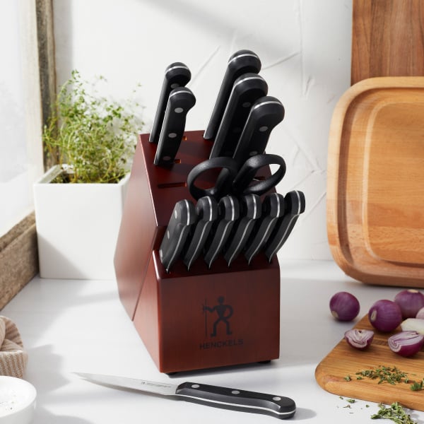 https://www.zwilling.com/on/demandware.static/-/Sites-zwilling-us-Library/default/dwc2f31803/images/product-content/masonry-content/henckels/cutlery/HI_EveredgeSolution_02.jpg